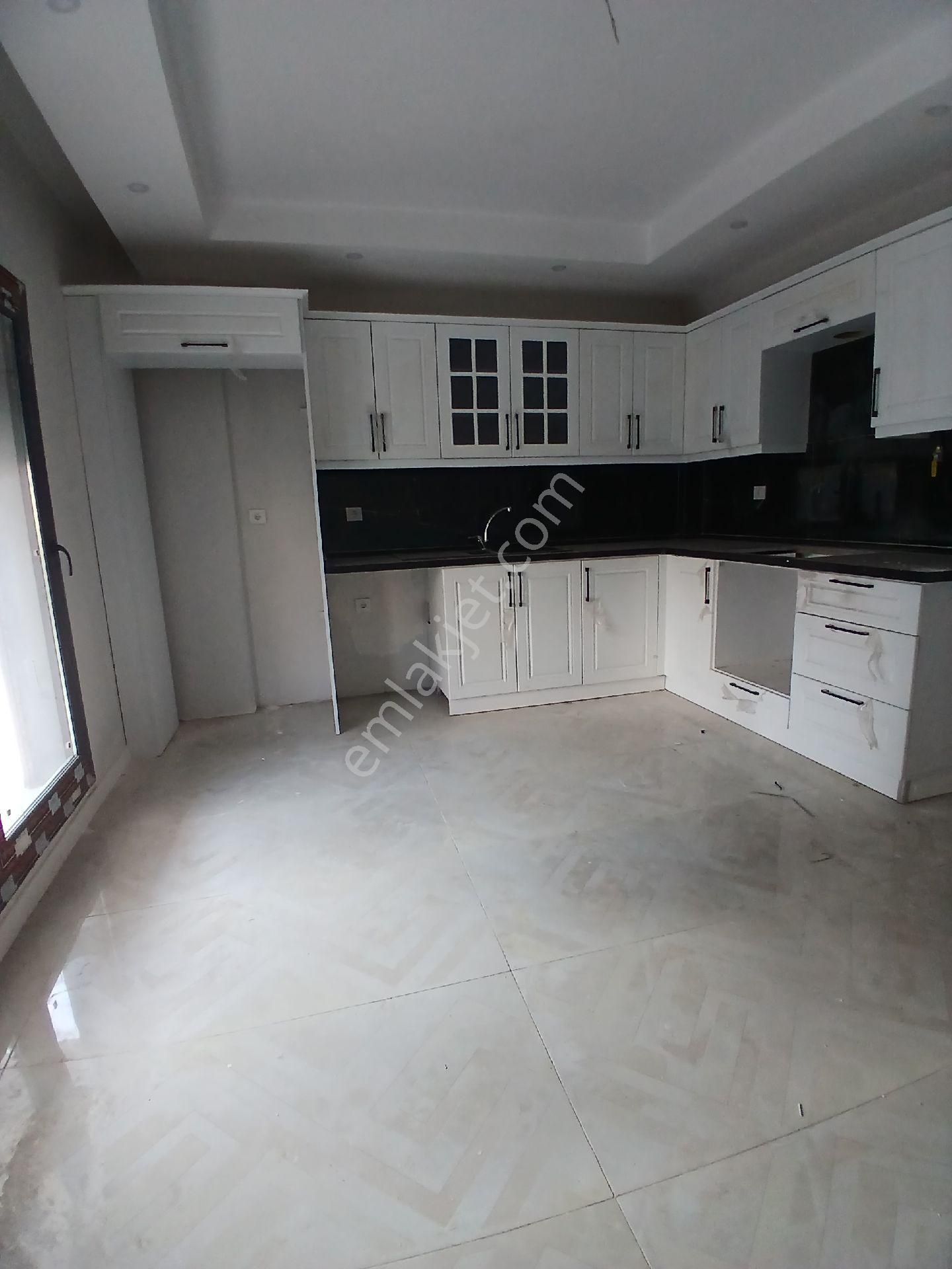 İzmir Torbalı Torbalı Mahallesinde 3+1 Havuzlu Sitede 2+1 Fiyatına Satılık