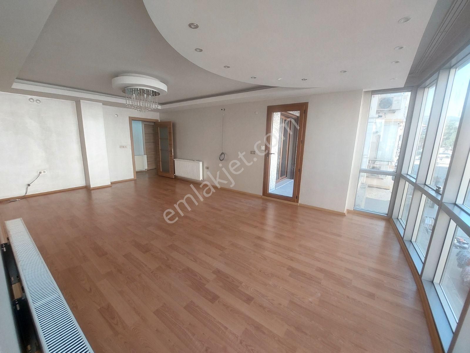 Atifbey Mah.de 180 M2 Sevgi Yoluna Cepheli Kiralik Daire - Görsel 16