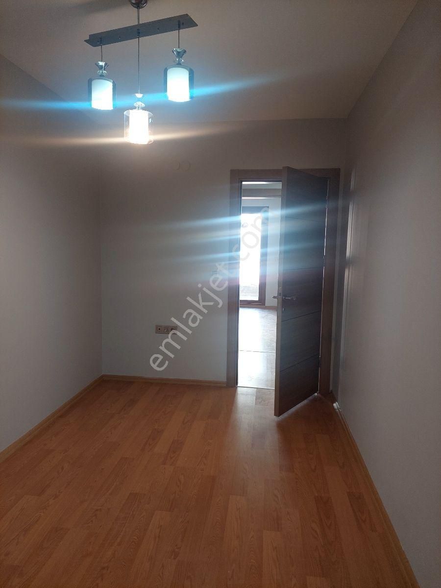 Atifbey Mah.de 180 M2 Sevgi Yoluna Cepheli Kiralik Daire - Görsel 9