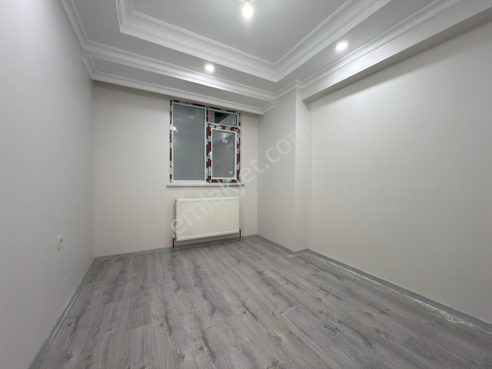 Salih Emlak 'tan Metro, E5 Yakını Balkonlu Lüks Daire - Görsel 7