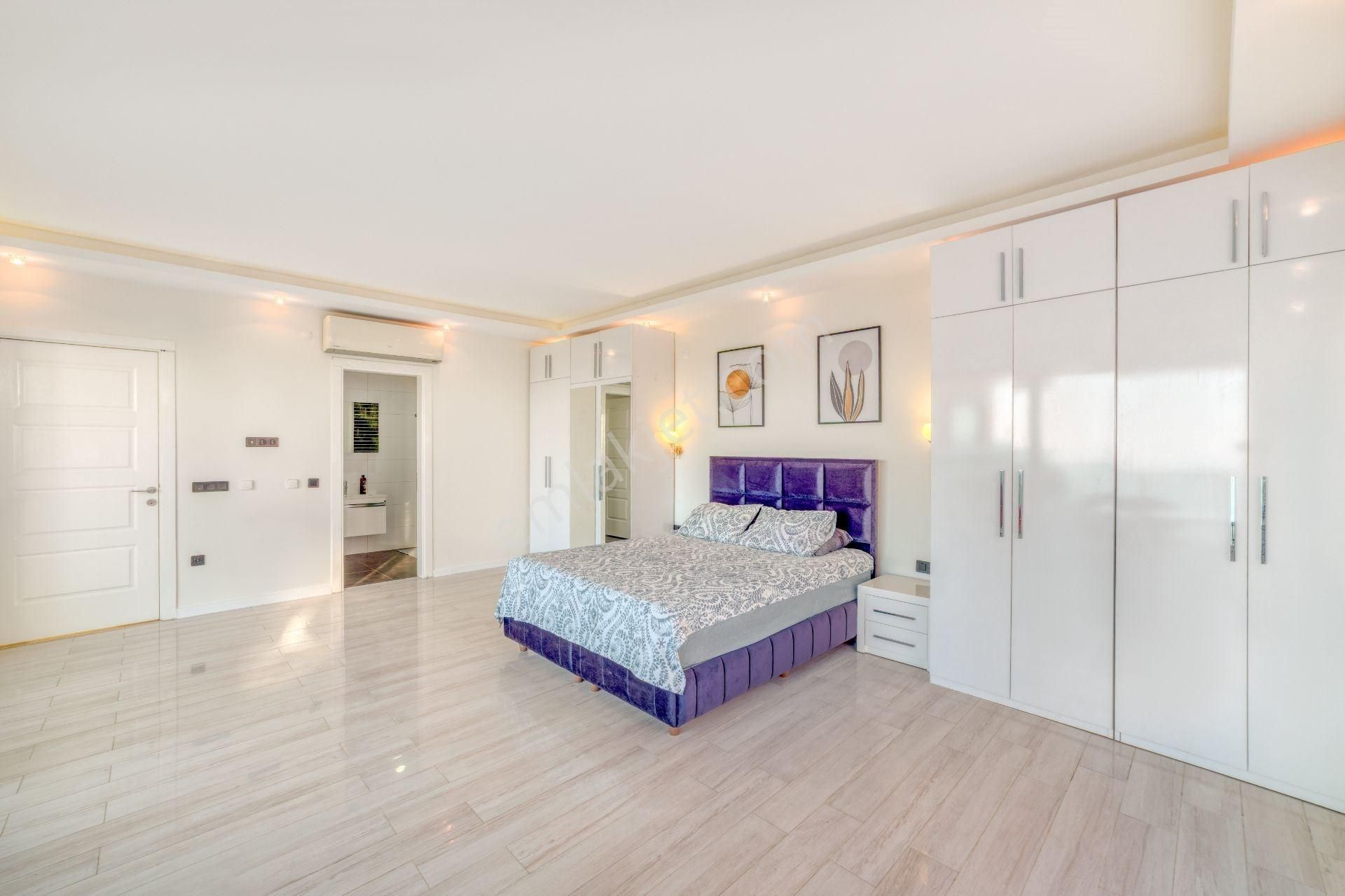 Alanya Bektaş’ta Panoramik Manzaralı, Özel Havuzlu 5+1 Lüks Tripleks Villa - Görsel 25