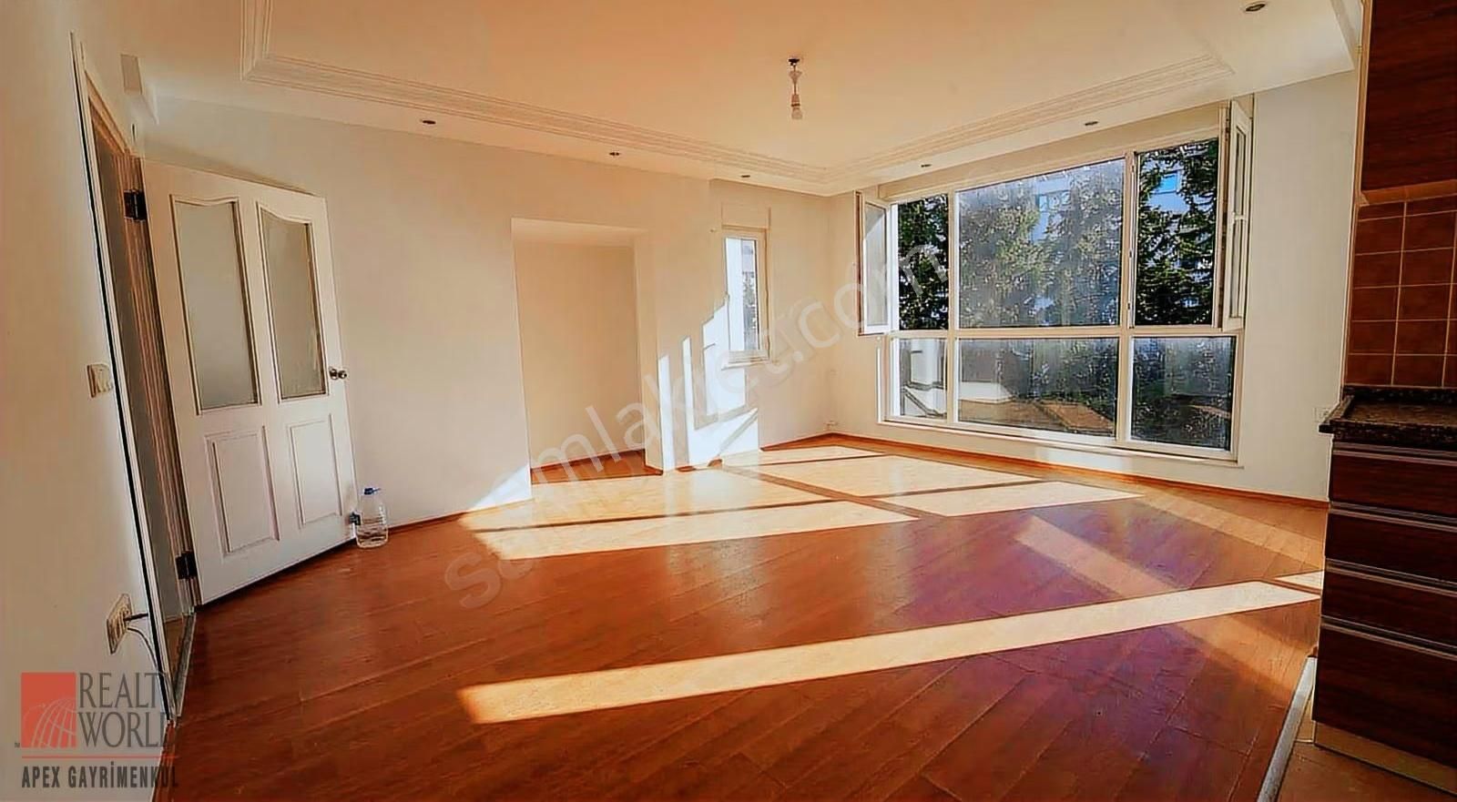 Konyaaltında Üniversite Kapısının Karşısında 2+1 Kiralık Daire