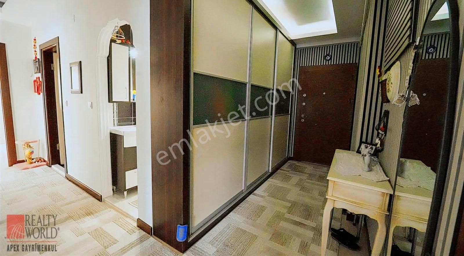 Konyaaltı Uncalı Havuzlu Güvenlikli Site İçi Ara Kat Satılık 3+1 - Görsel 2