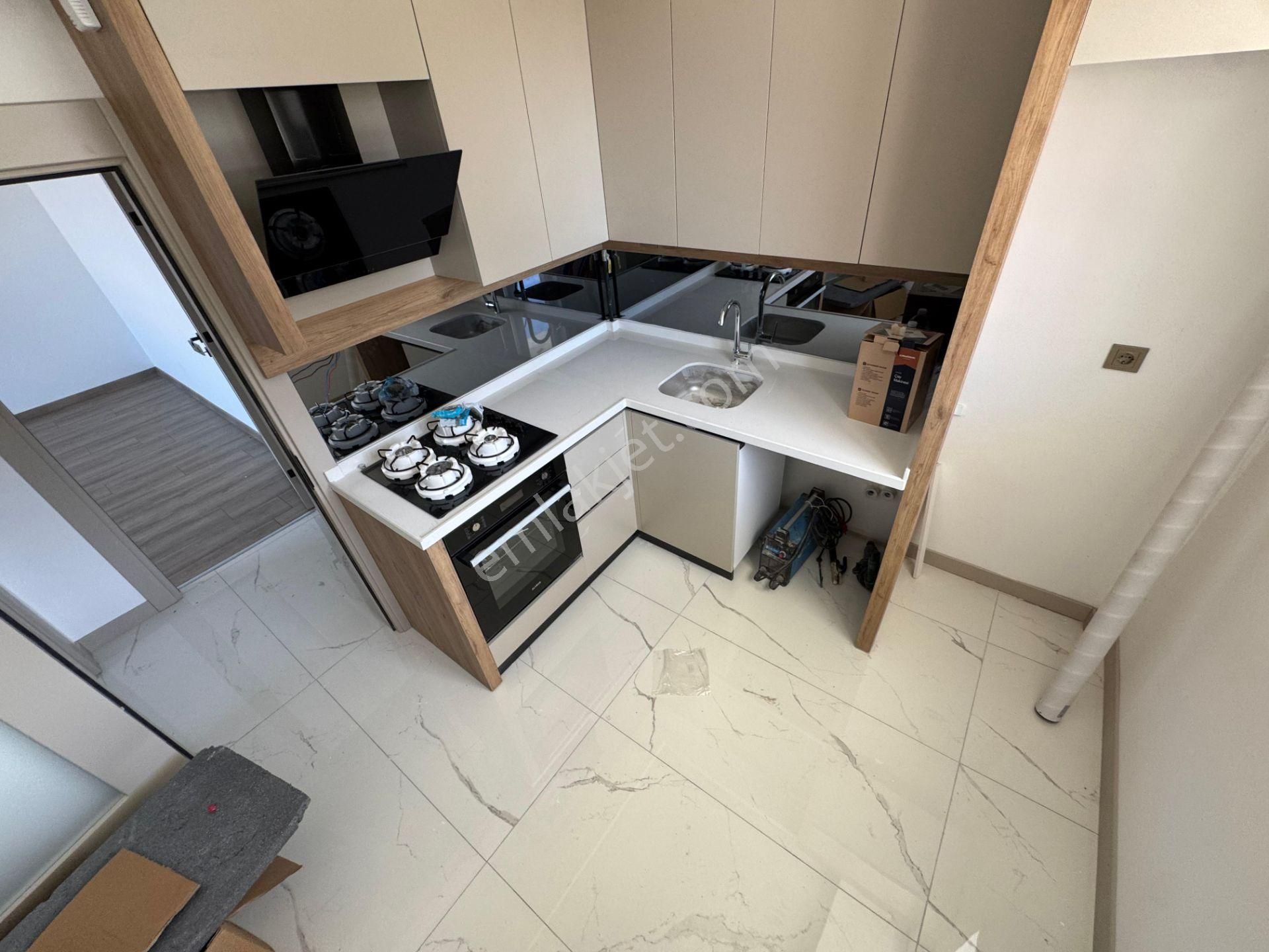 29 Ekim Mh.de Çift Banyolu 125m2 Net Kullanım Alanıyla Giriş Satılık Daire