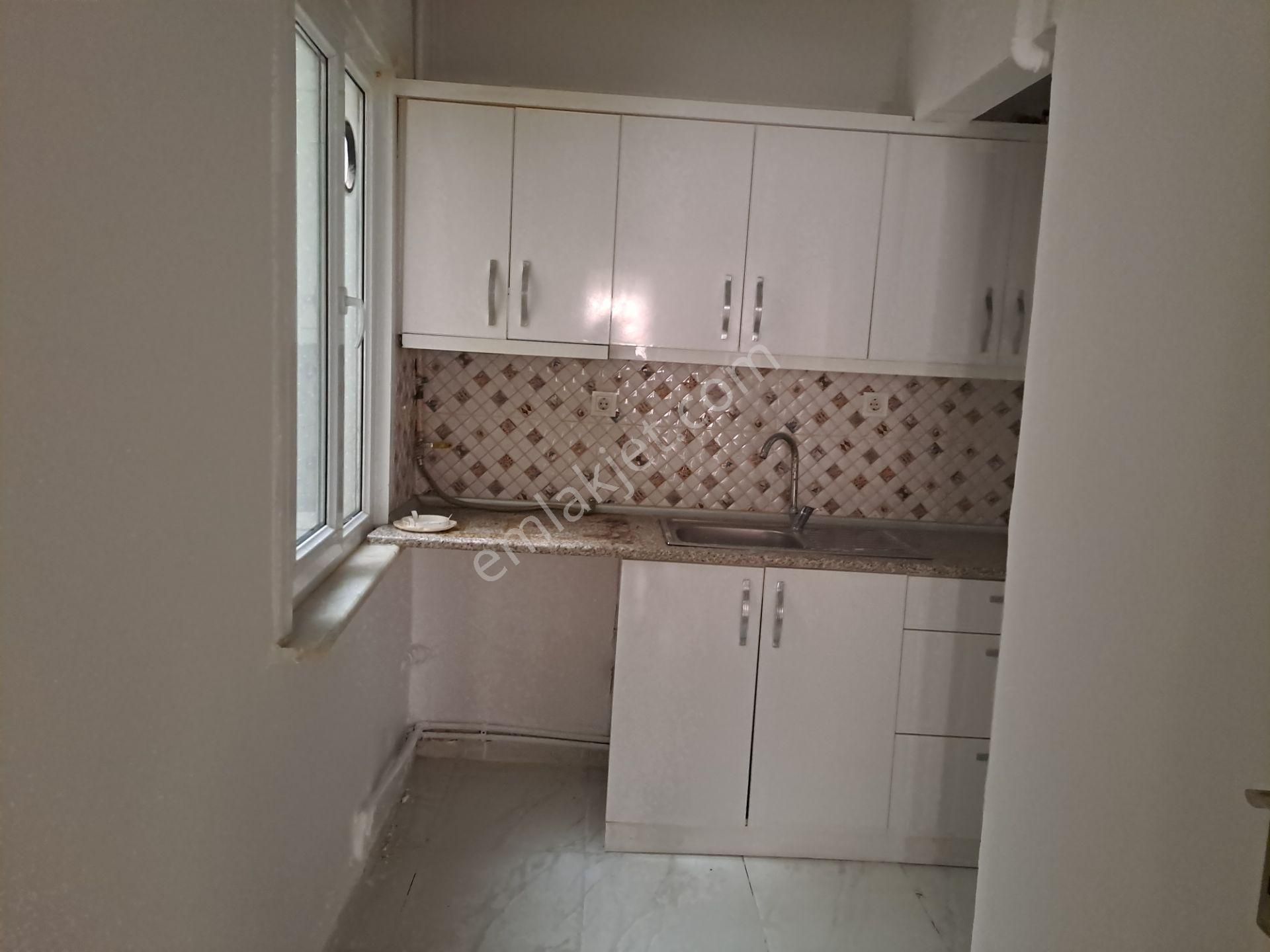Sarıyer Büyükdere Mahallesinde Çarşı İçinde Kiralık 2+1 - Görsel 4