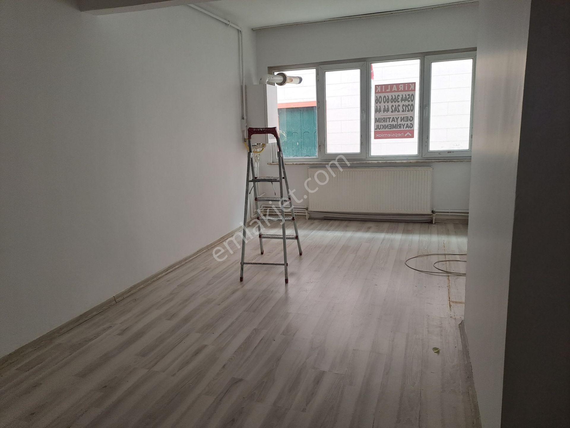 Sarıyer Büyükdere Mahallesinde Çarşı İçinde Kiralık 2+1 - Görsel 9