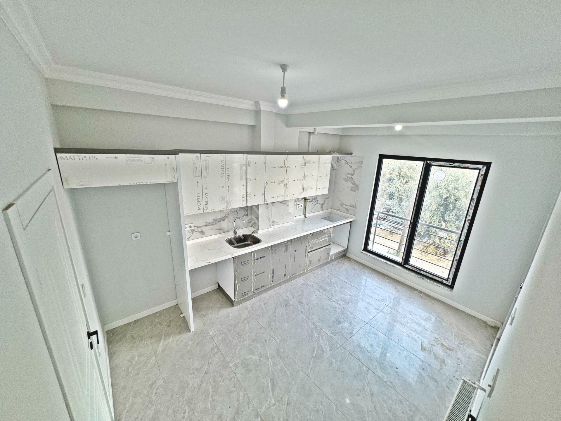 👉aygülden Edremit Kadıköy'de Sıfır Ara Kat Ön Cephe Ayrı Mutfak Ebeveyn Banyolu 2+1 Satılık Daire👈 - Görsel 4