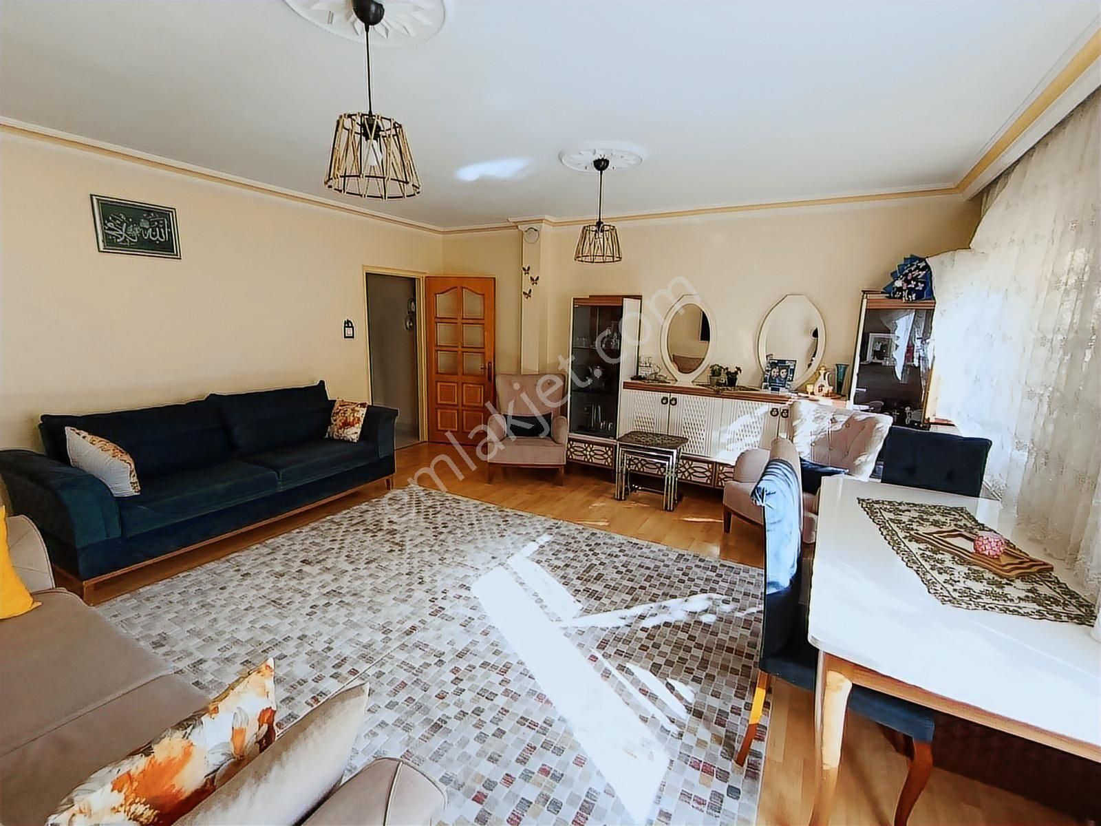 Güzelyaka'da Cadde Üzeri Geniş 3+1 Realty Gate'ten - Görsel 15