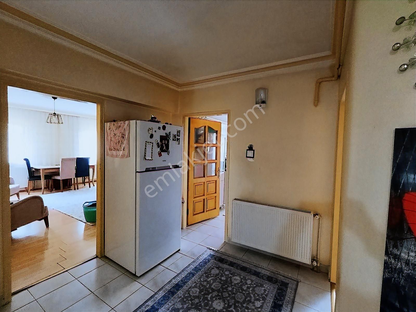 Güzelyaka'da Cadde Üzeri Geniş 3+1 Realty Gate'ten - Görsel 23