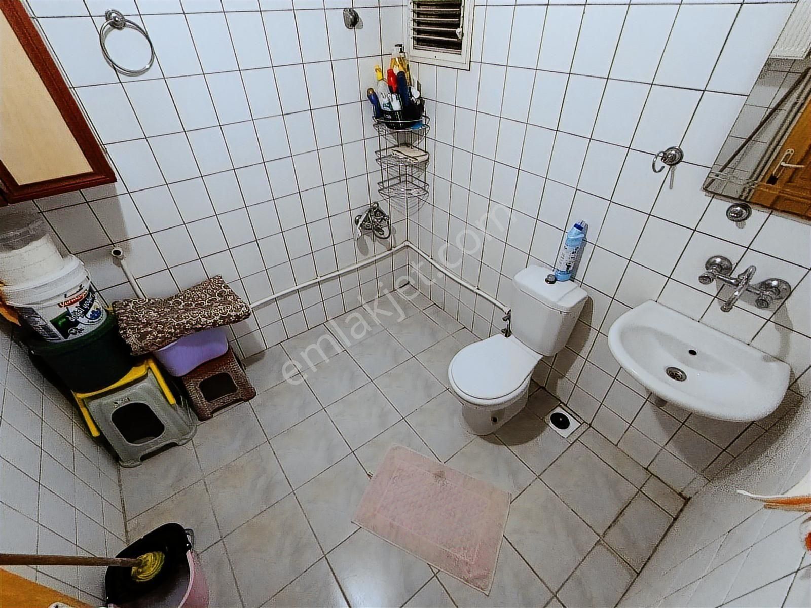 Güzelyaka'da Cadde Üzeri Geniş 3+1 Realty Gate'ten - Görsel 20