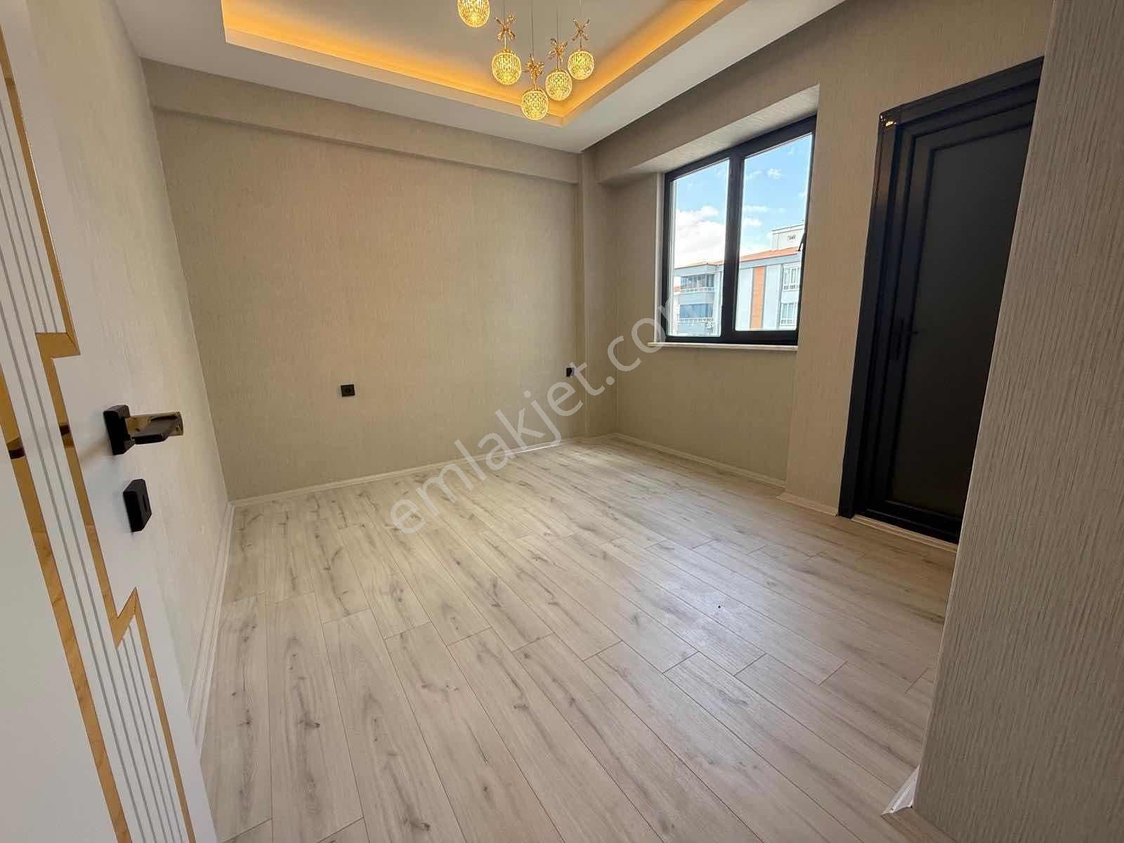 Uzaydan Bülbülzade / De Geniş Sağlam Sıfır Daire - Görsel 3