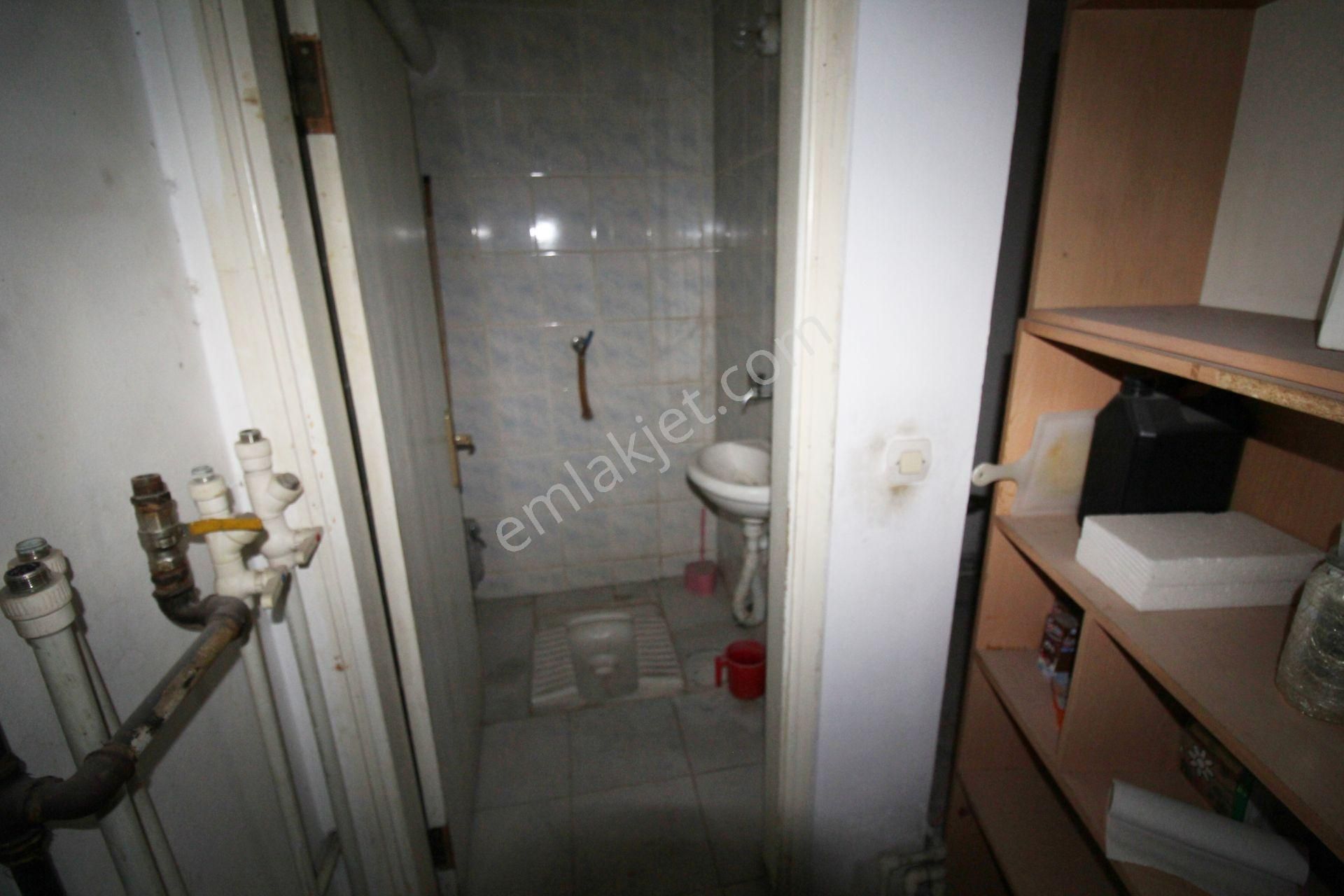 Krc'den Tuzluçayır Mahallesinde Caddeye 2 Dk.mesafede 50 M2 Satılık Dükkan - Görsel 6