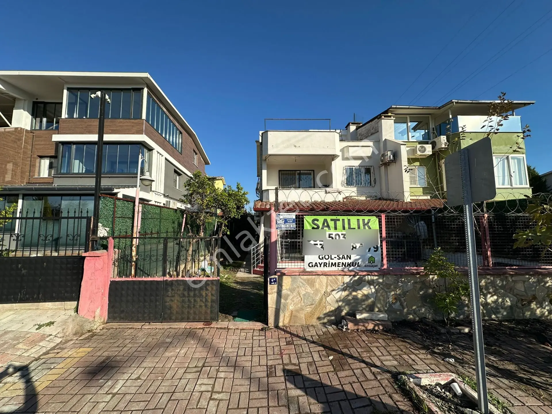 Göl-san Gayrimenkul'den Giray Sitesinde 5+1 240 M2 Doğalgazlı Satılık Müstakil Villa