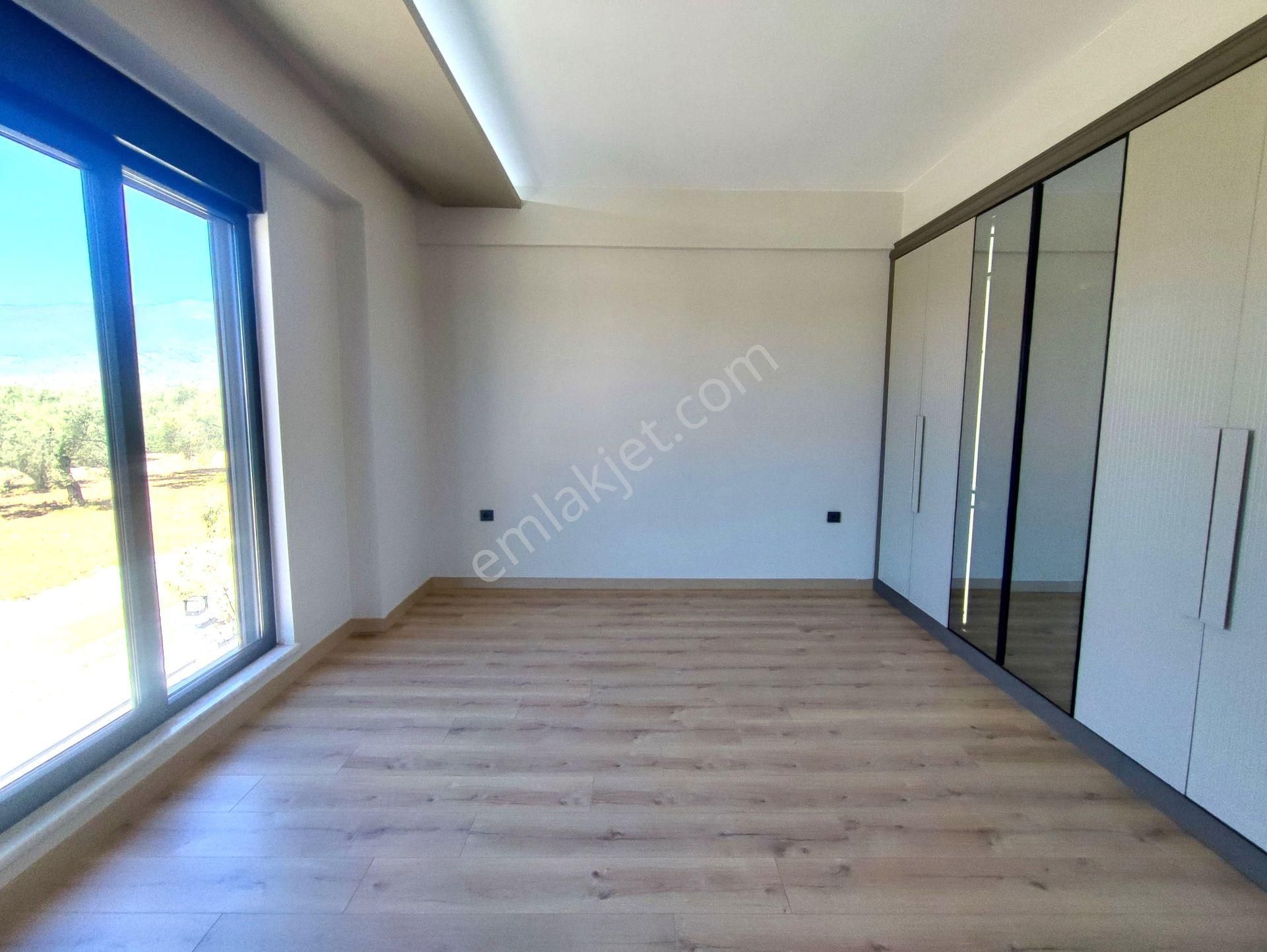 Aygülden Edremit Zeytinli'de Sıfır Özel Tasarımı İle Dikkatleri Üzerine Çeken Lüks 4+1 Satılık Villa - Görsel 25