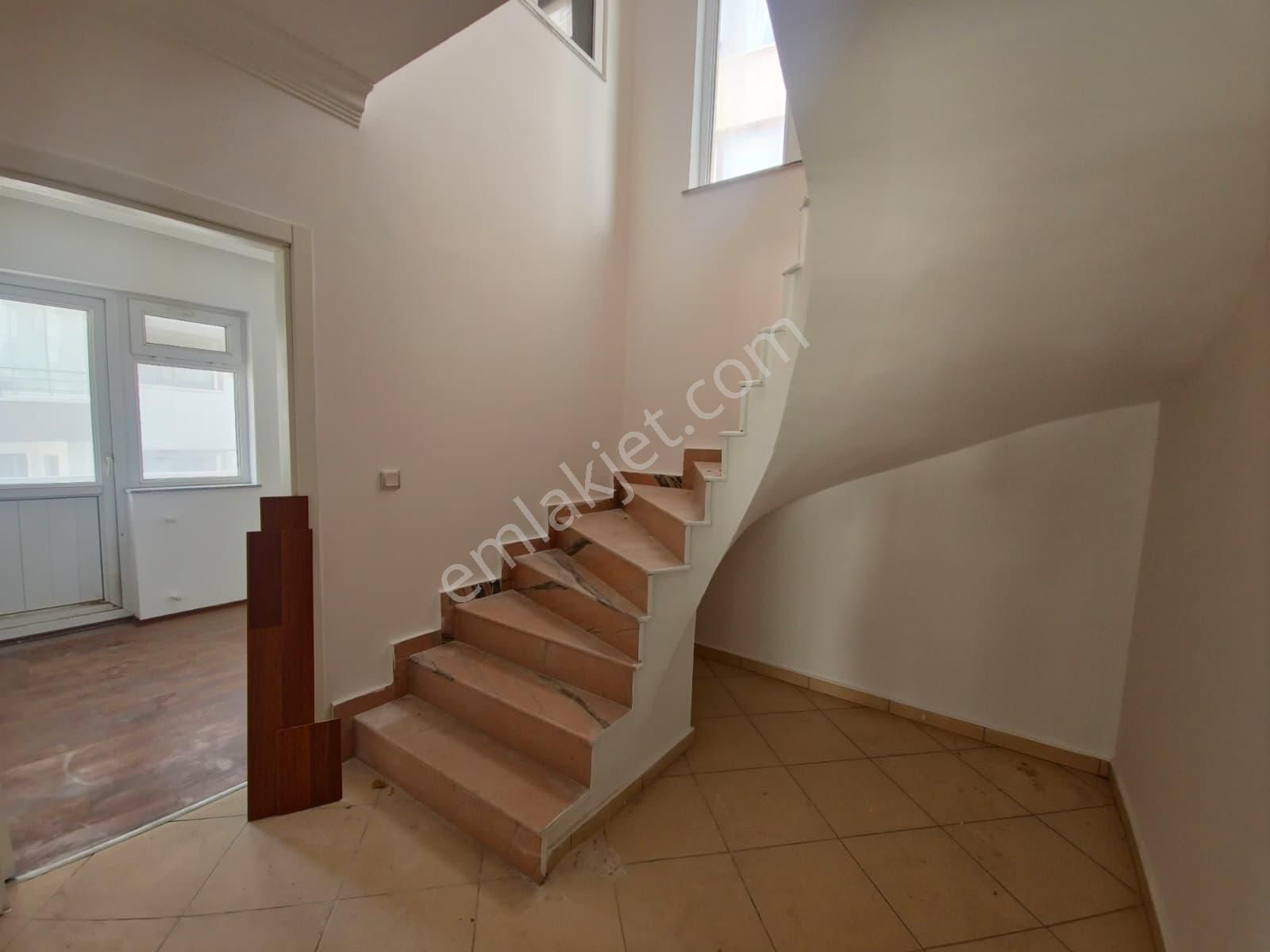 Göraldan Dikmen Mürsel Uluç Mahallesi Geniş Ferah Dubleks Daire 6+2 - Görsel 14