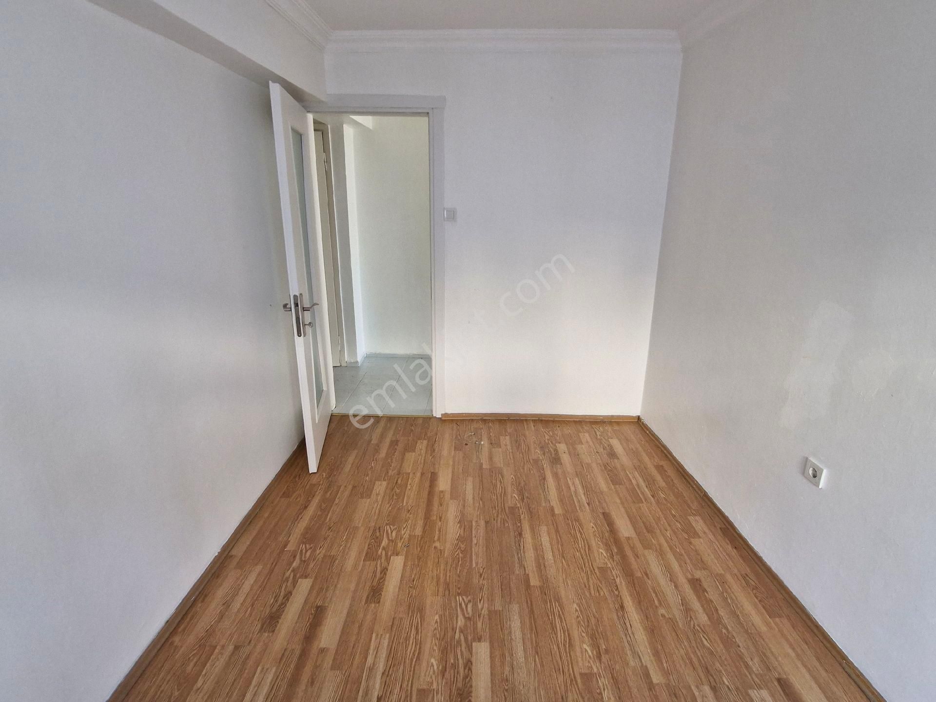 İnönü Caddesi Üzerinde Deniz Manzaralı 3+1 Kiralık - Görsel 9