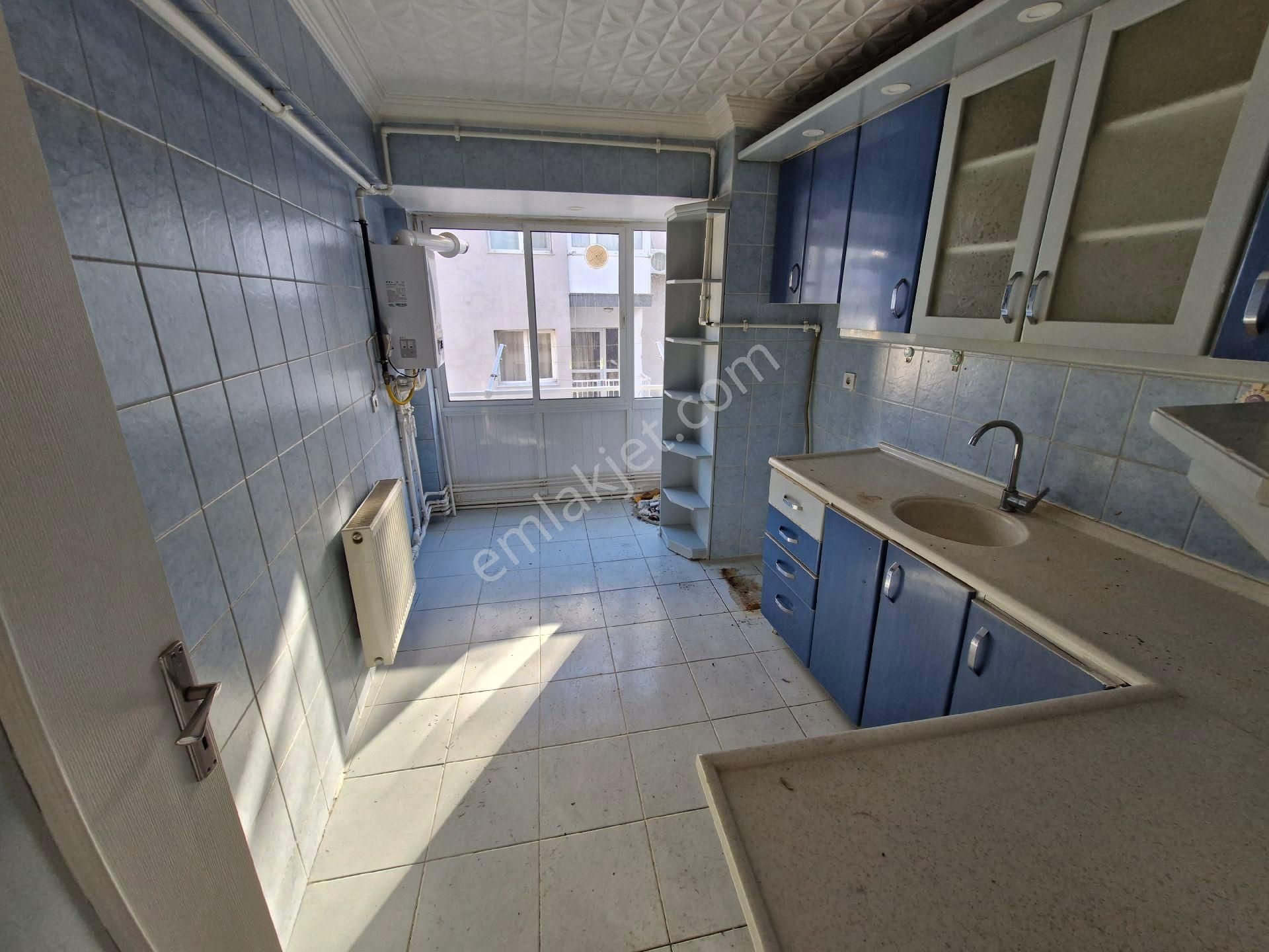 İnönü Caddesi Üzerinde Deniz Manzaralı 3+1 Kiralık - Görsel 16