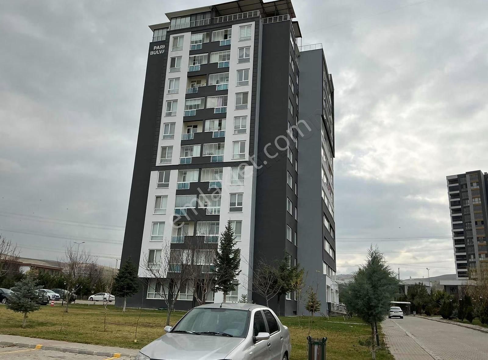 Yeni Bağlıcada Park Bulvar Sıtesı'nde 4+1 Fırsat Daire