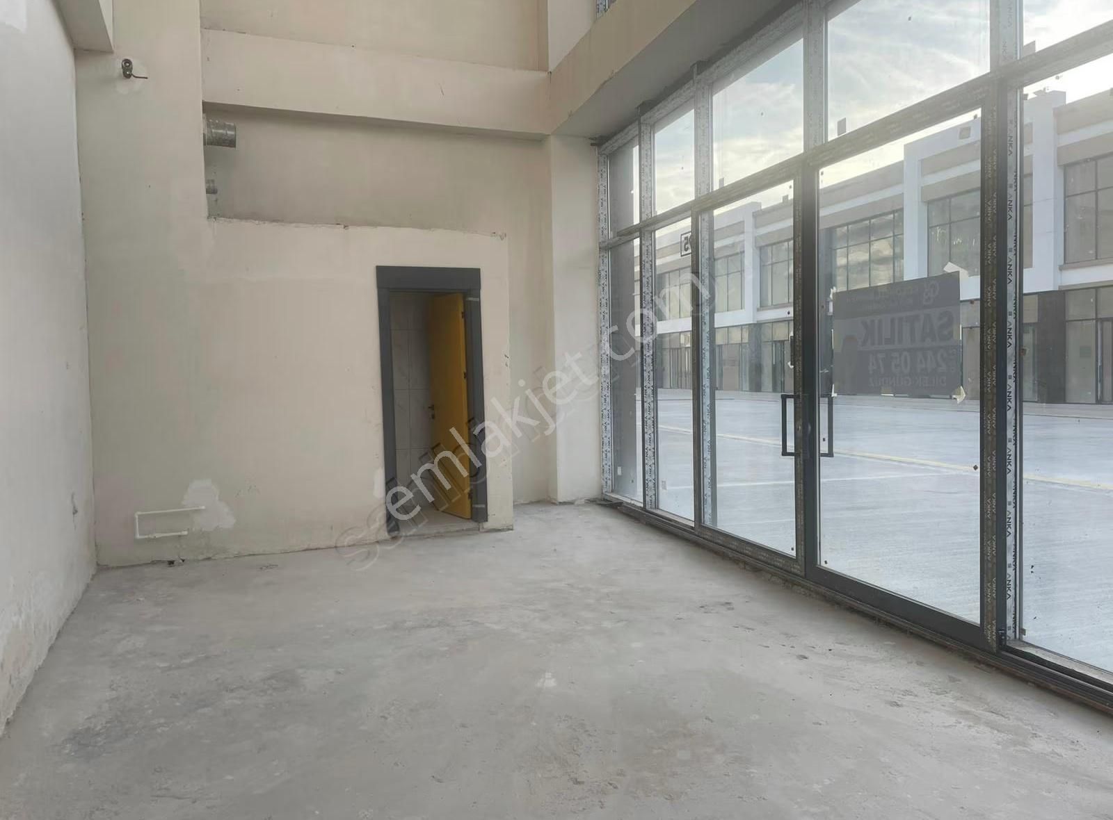 Mega Şaşmaz Oto Avmde Satılık, İşletmeye Hazır Köşe Dükkan! - Görsel 12