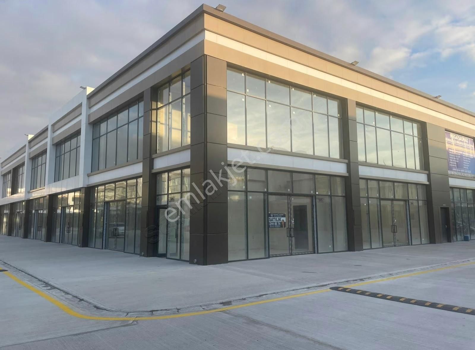Mega Şaşmaz Oto Avmde Satılık, İşletmeye Hazır Köşe Dükkan! - Görsel 11