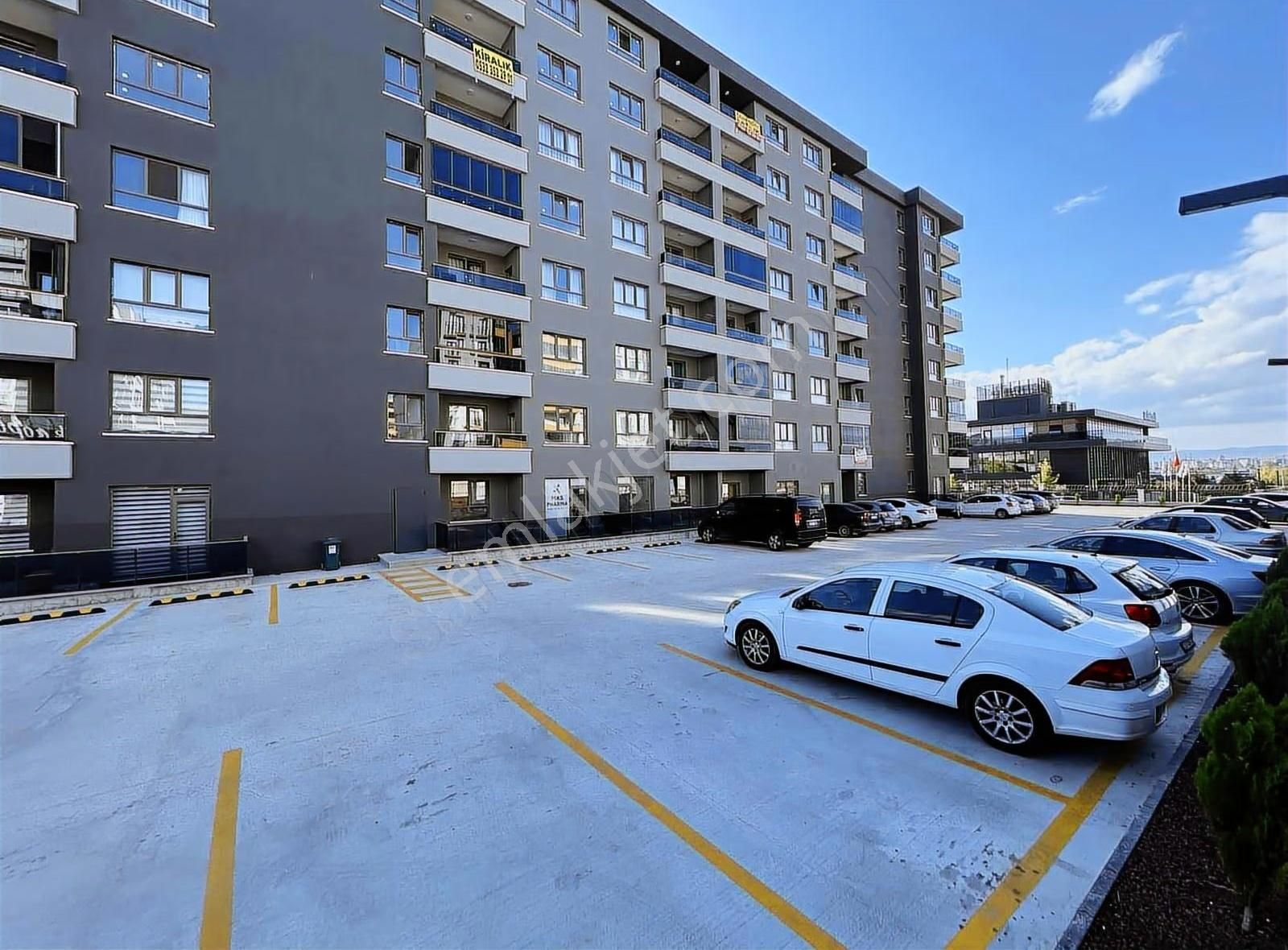 Gökdemir Class'ta Satılık 2+1 Amerikan Mutfak Daire