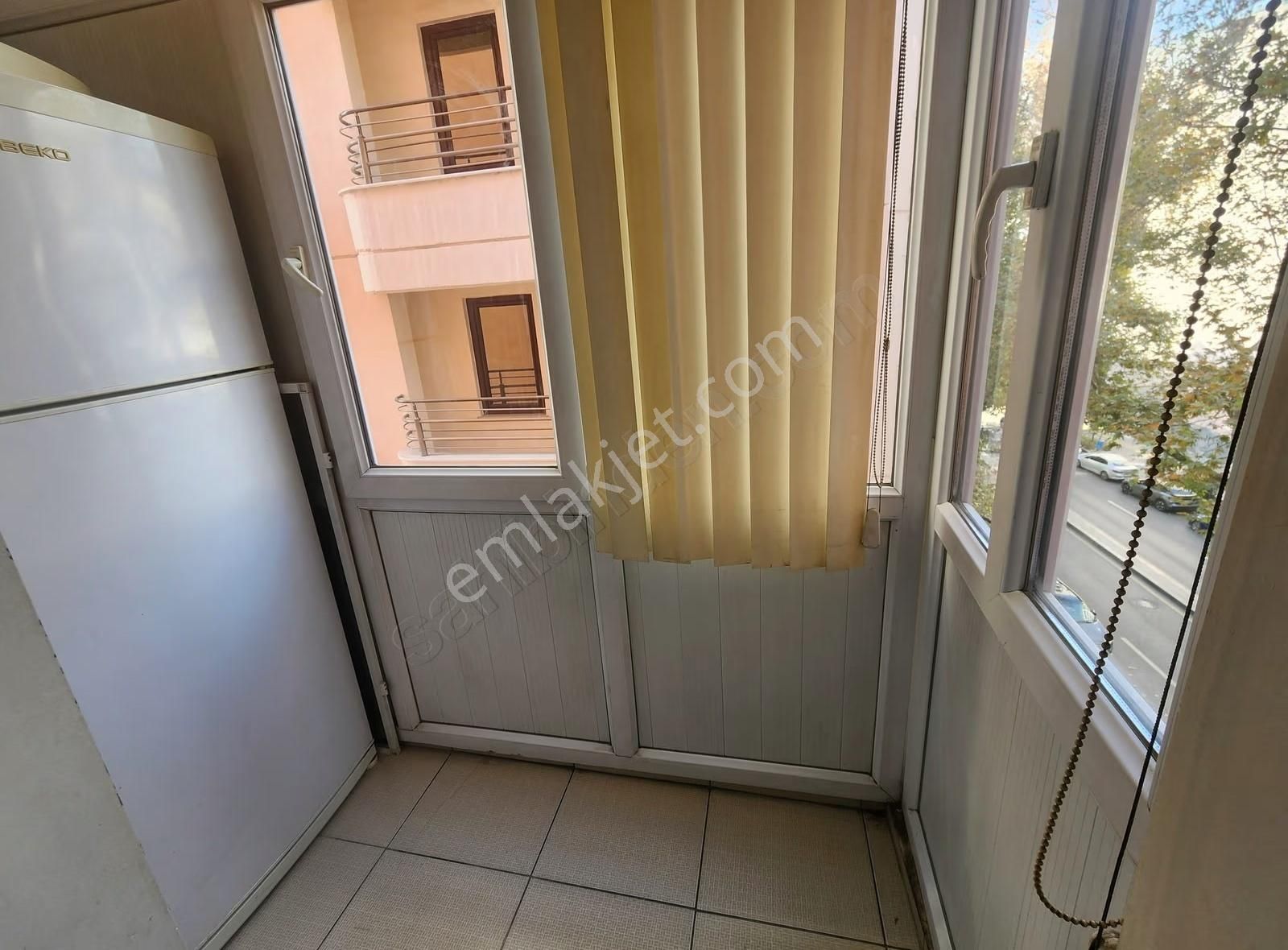 Maltepe Gmk Bulvarı'nda Ön Cephe 2+1 Kiralık Ofis - Görsel 13