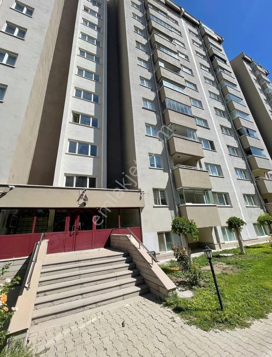 Devlet Mahallesi - Lüks Yapılı - Metroya Yakın- 3+1 Daire - Görsel 2