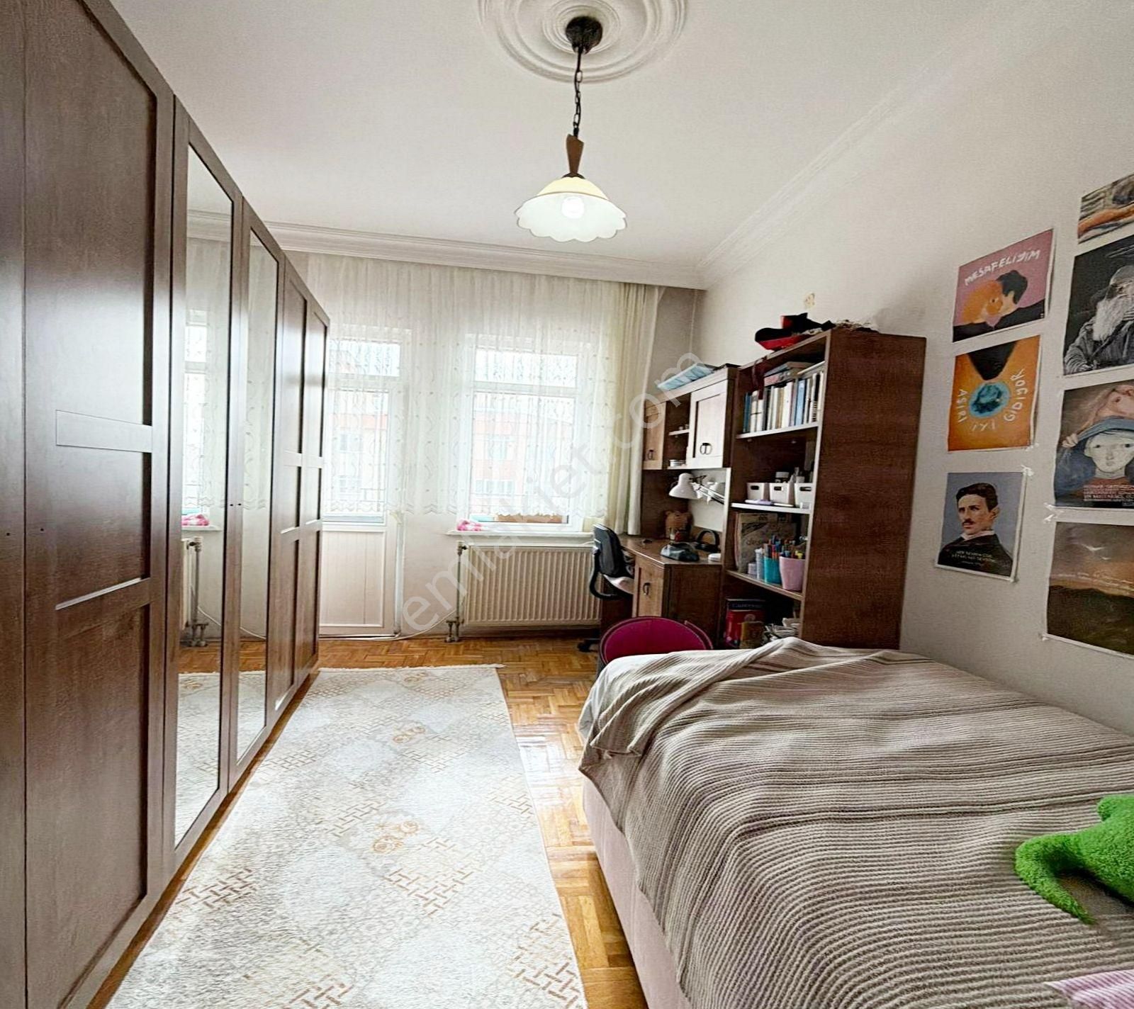 Barış Mahallesinde Metrobüse 5 Dakika 3+1 Satılık Daire - Görsel 11