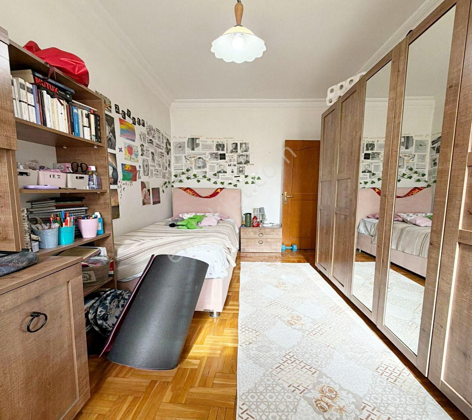 Barış Mahallesinde Metrobüse 5 Dakika 3+1 Satılık Daire - Görsel 14