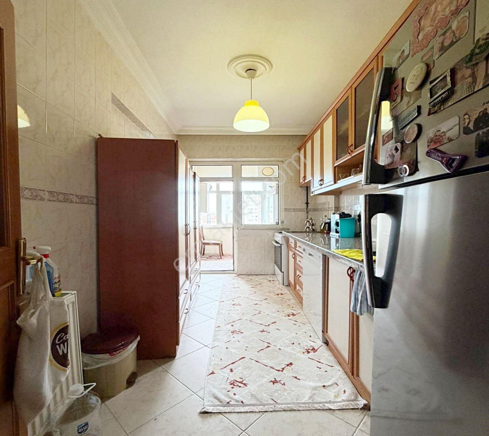 Barış Mahallesinde Metrobüse 5 Dakika 3+1 Satılık Daire - Görsel 2