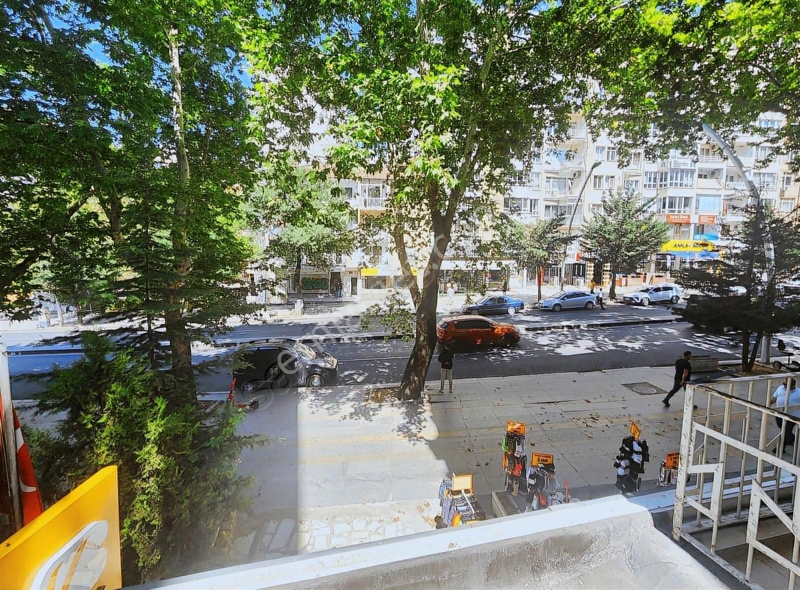 Gmk Bulvarı 1.kat Ön Cephe Geniş Teras Kullanımlı Satılık Ofis - Görsel 5