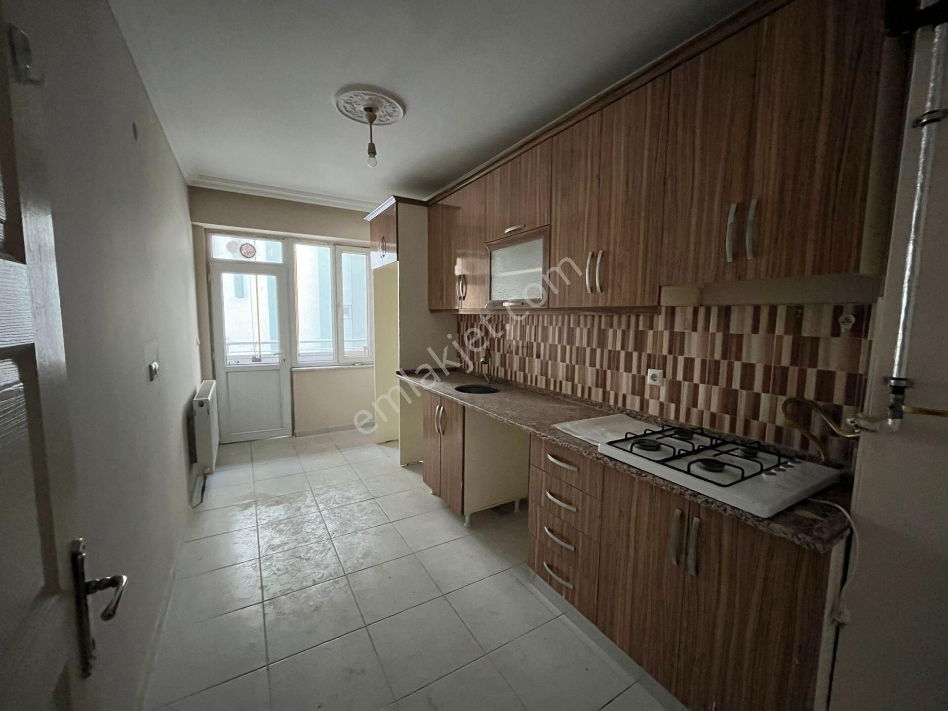 !! Recep Ümit Emlak'tan Esentepe Mahallesinde Eğitimciler Caddesi Üzerinde Fırsat 3+1 Daire Ce25 - Görsel 9