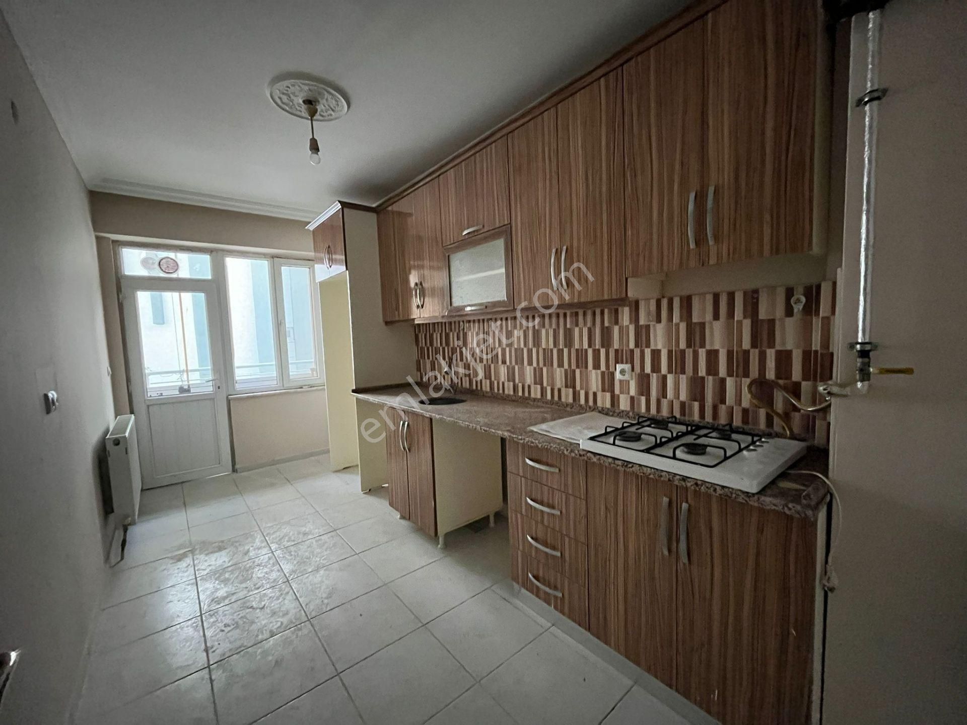 !! Recep Ümit Emlak'tan Esentepe Mahallesinde Eğitimciler Caddesi Üzerinde Fırsat 3+1 Daire Ce25 - Görsel 8