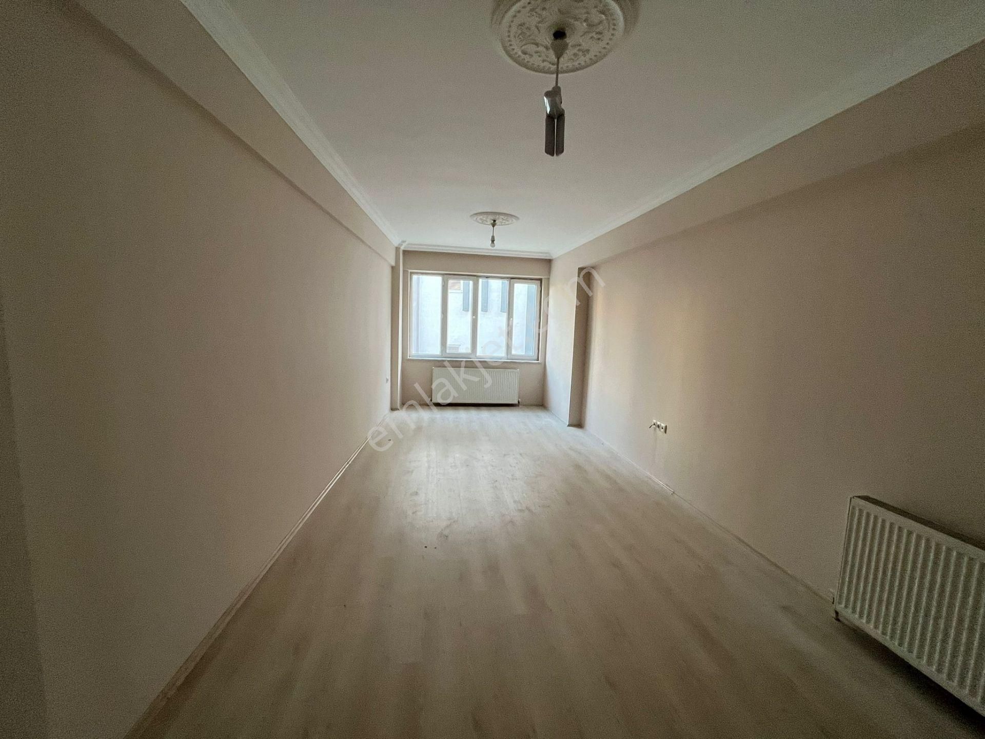 !! Recep Ümit Emlak'tan Esentepe Mahallesinde Eğitimciler Caddesi Üzerinde Fırsat 3+1 Daire Ce25