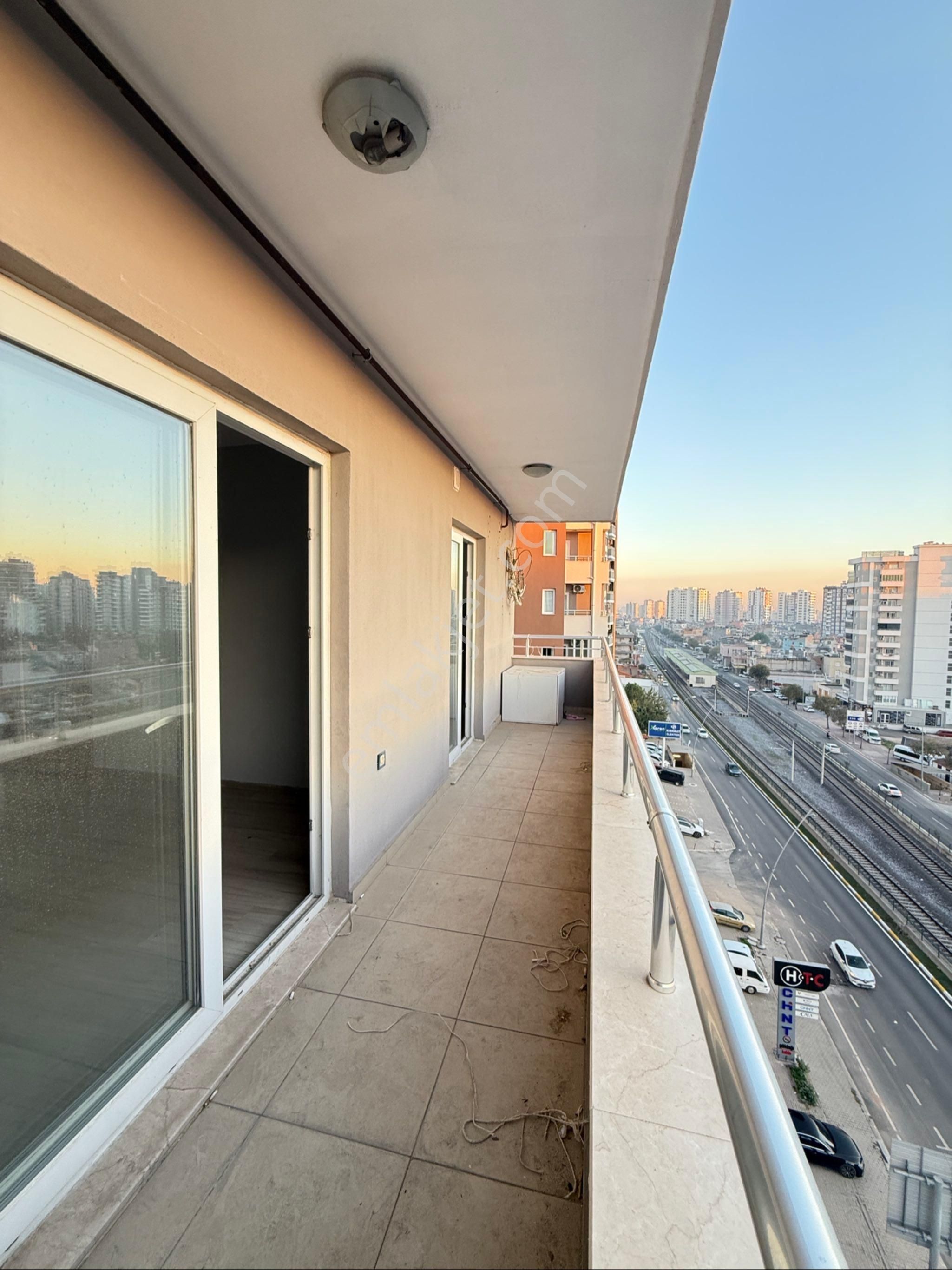 Remint’den Yeşilyurt Mahallesinde 3+1 Kapalı Mutfak Çift Banyo Giyinme Odalı Satılık Daire Kaçmaz!! - Görsel 3