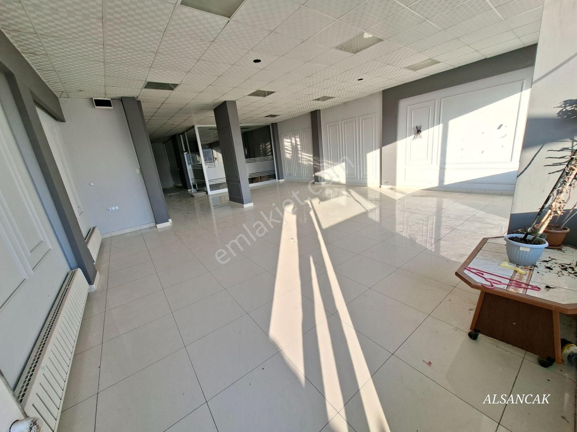 Alsancak Da İşlek Cadde Üzerinde Yatırıma Uygun Satılık Dükkan - Görsel 10