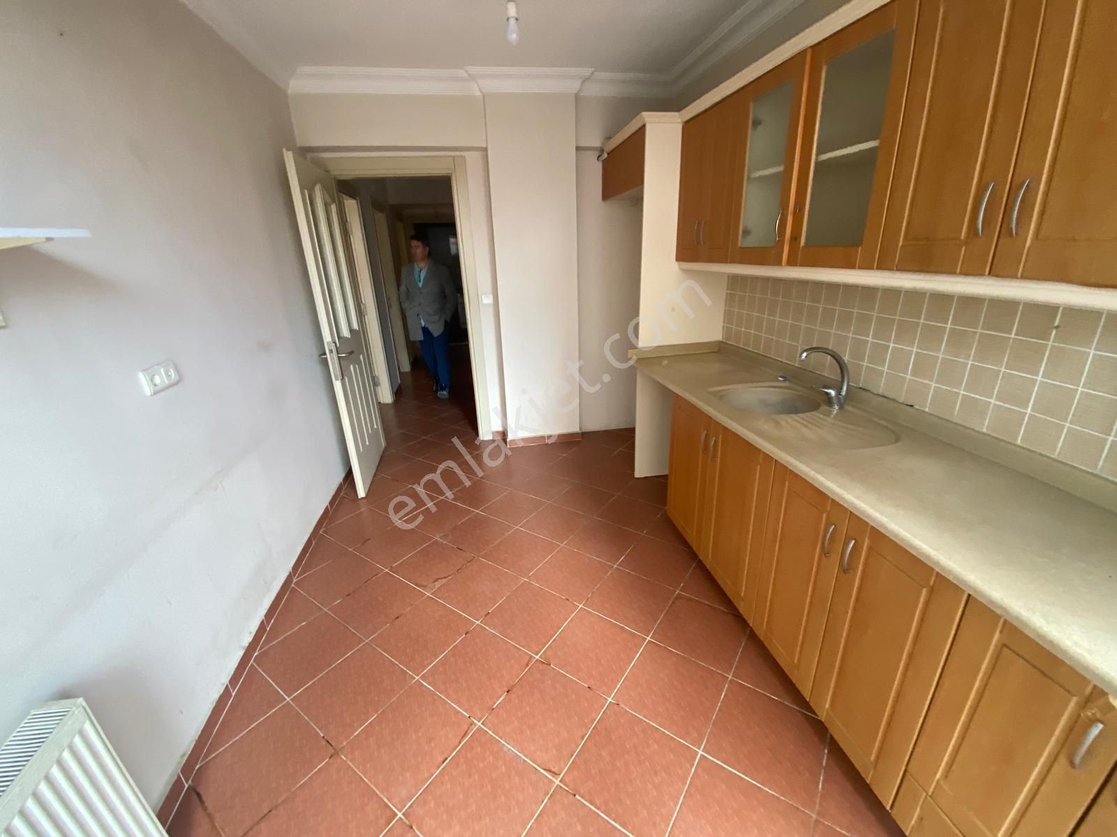 Metrobüse 15 Dakika 2+1 Yeni Binada Ve 80m2 Kiralık 1.kat Daire - Görsel 6