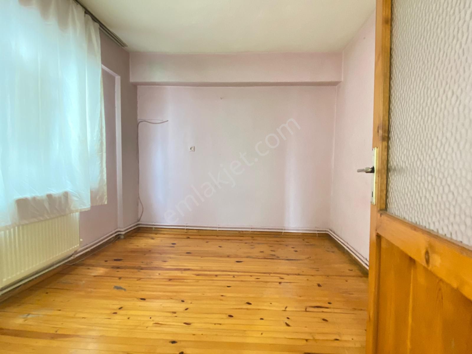 Eskidjiden Kıbrıs Şehitlerde Kiralık 2+1 Fırsat Daire ! - Görsel 10