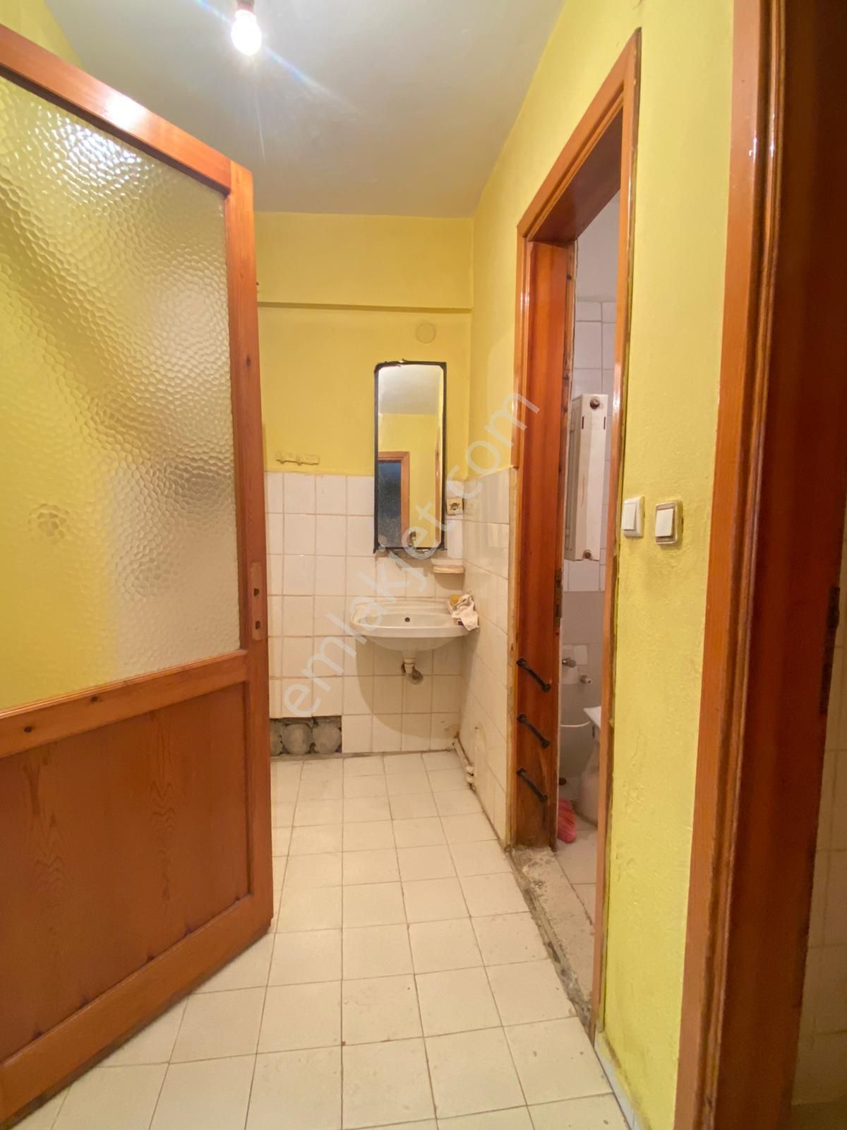 Eskidjiden Kıbrıs Şehitlerde Kiralık 2+1 Fırsat Daire ! - Görsel 12