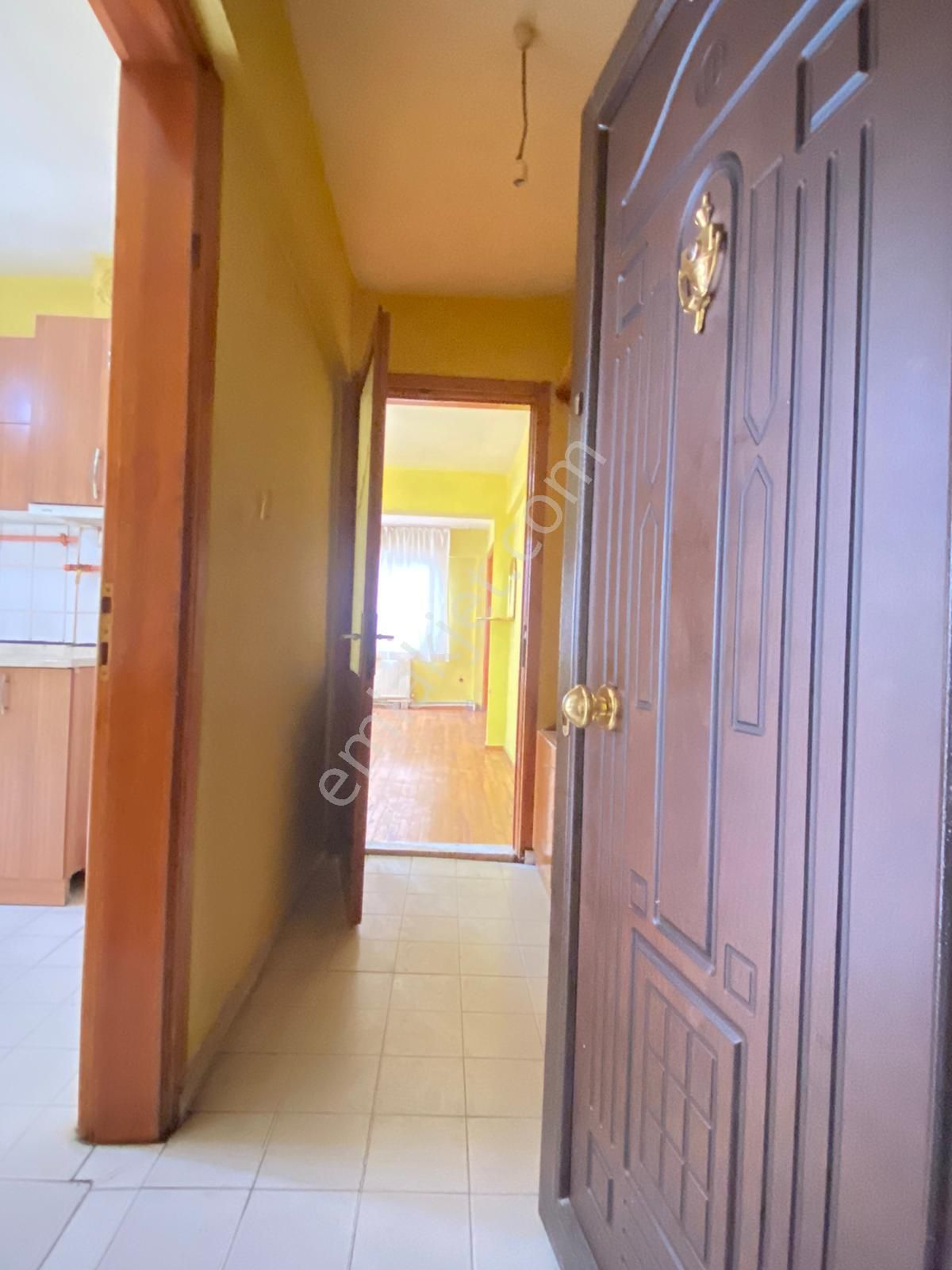 Eskidjiden Kıbrıs Şehitlerde Kiralık 2+1 Fırsat Daire ! - Görsel 5