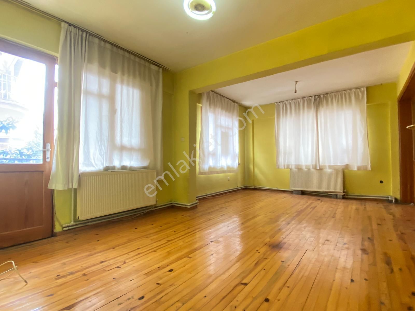 Eskidjiden Kıbrıs Şehitlerde Kiralık 2+1 Fırsat Daire ! - Görsel 6