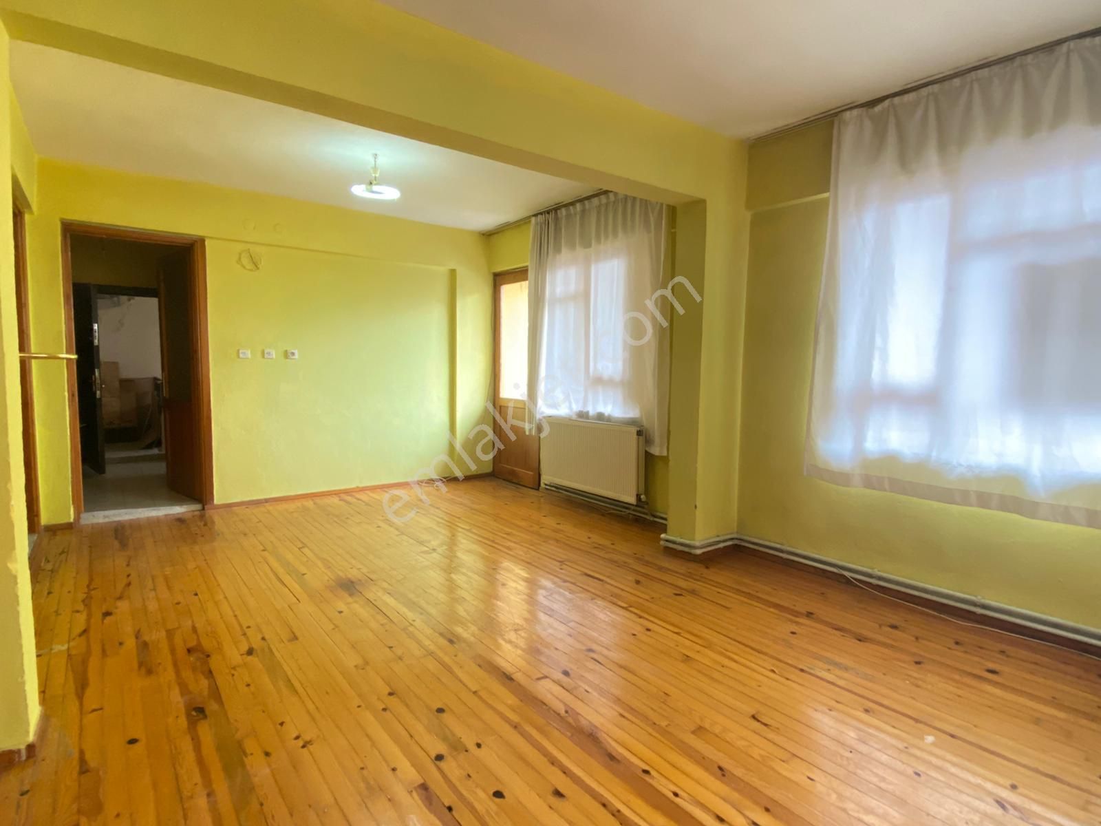 Eskidjiden Kıbrıs Şehitlerde Kiralık 2+1 Fırsat Daire ! - Görsel 13