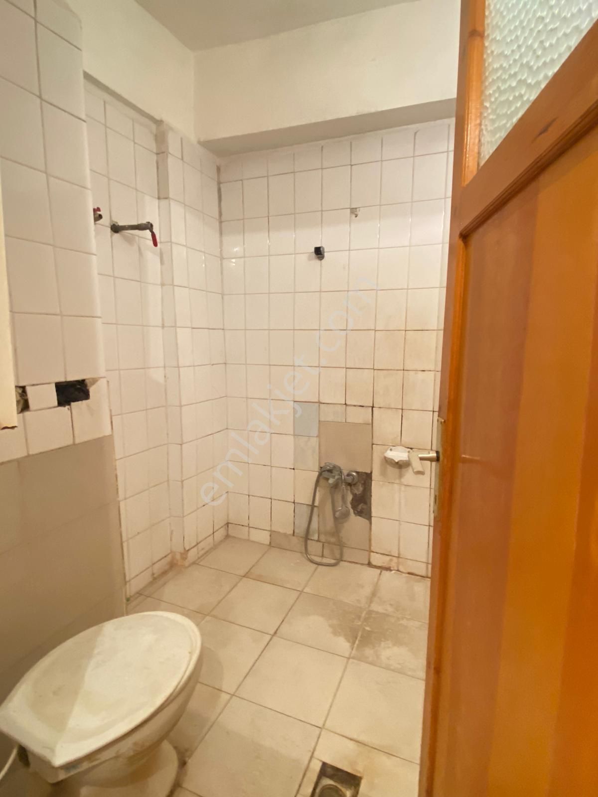 Eskidjiden Kıbrıs Şehitlerde Kiralık 2+1 Fırsat Daire ! - Görsel 14