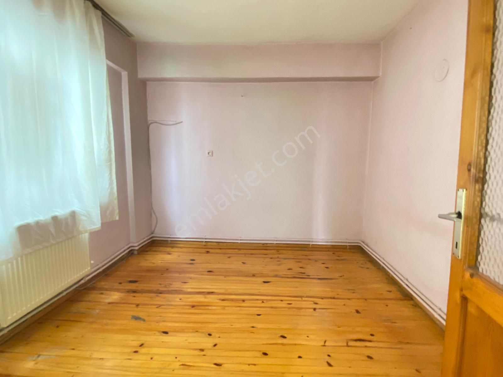 Eskidjiden Kıbrıs Şehitlerde Kiralık 2+1 Fırsat Daire ! - Görsel 8