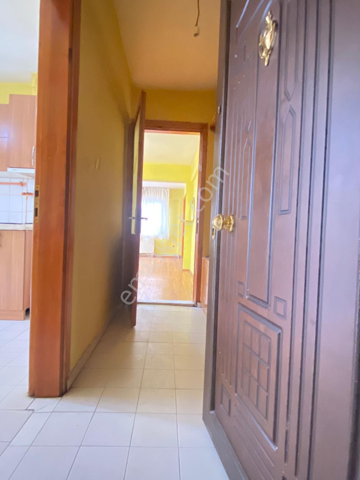 Eskidjiden Kıbrıs Şehitlerde Kiralık 2+1 Fırsat Daire ! - Görsel 3