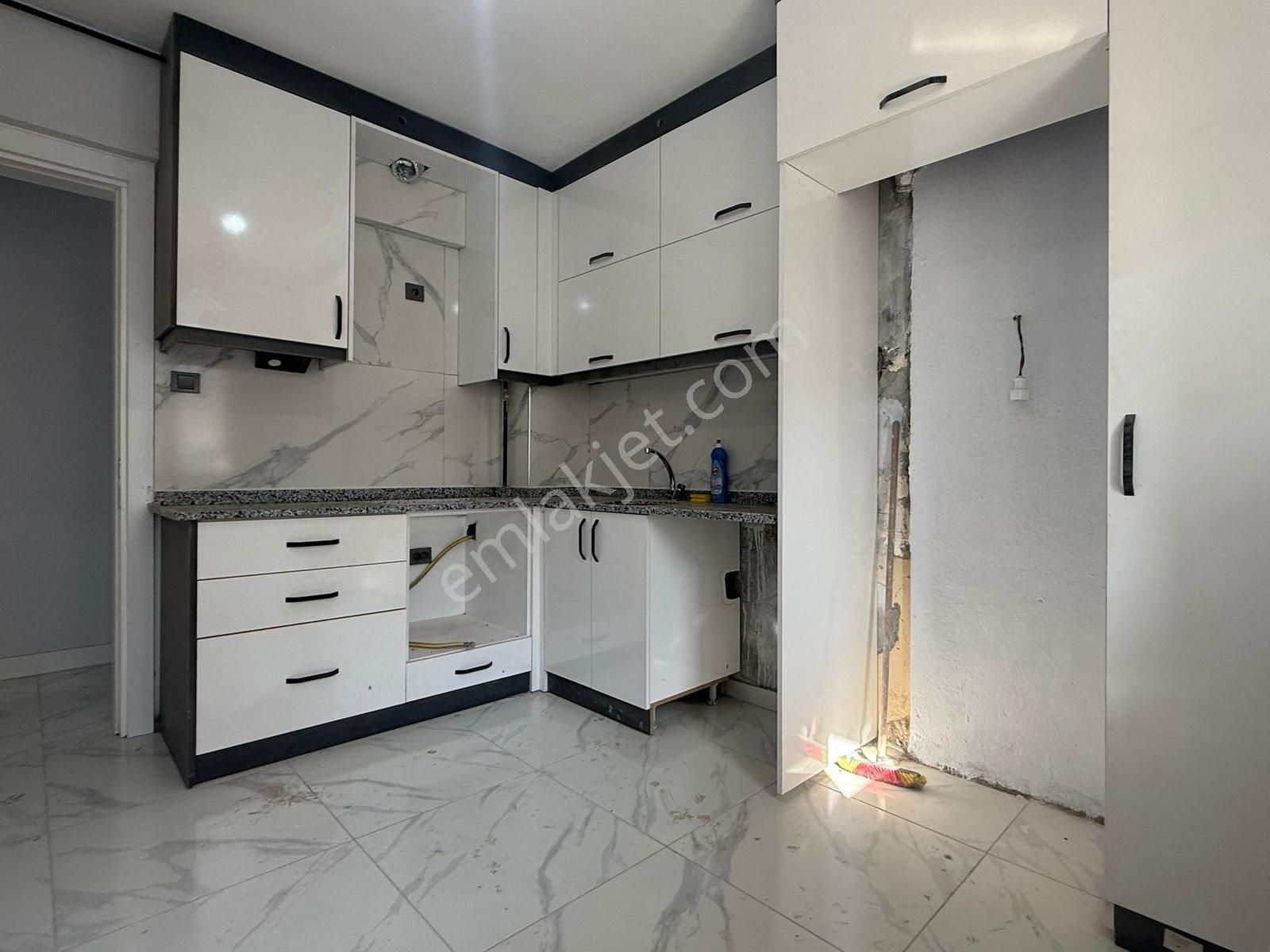 Binyapıdan Kınıklıda İçi Sıfır Ara Kat 3+1 Daire ! - Görsel 11