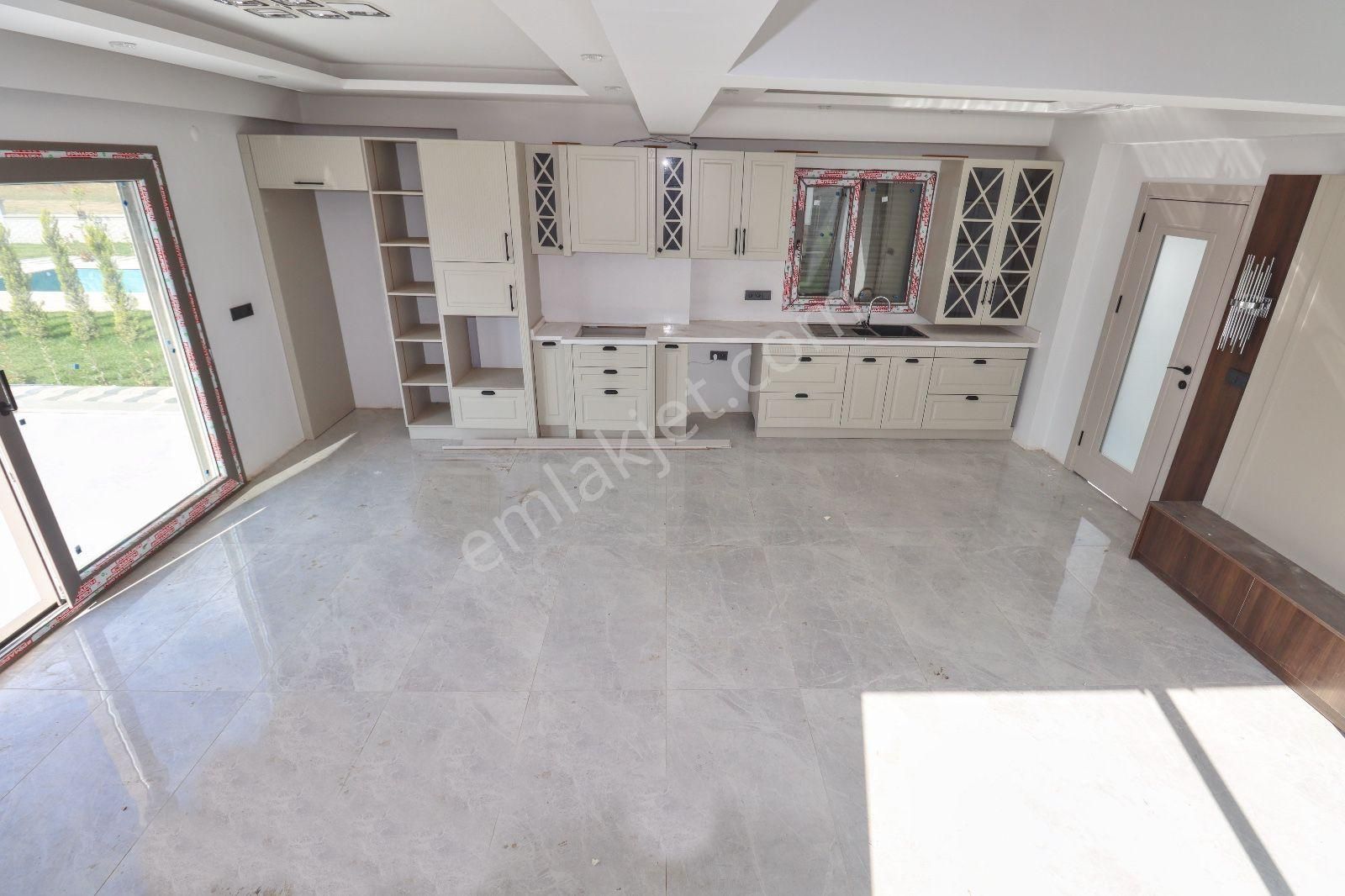 Pera Dan 600 M2 Arsa İçerisinde Doğa Ve Dağ Manzaralı, Havuzlu 3+1 - Görsel 10