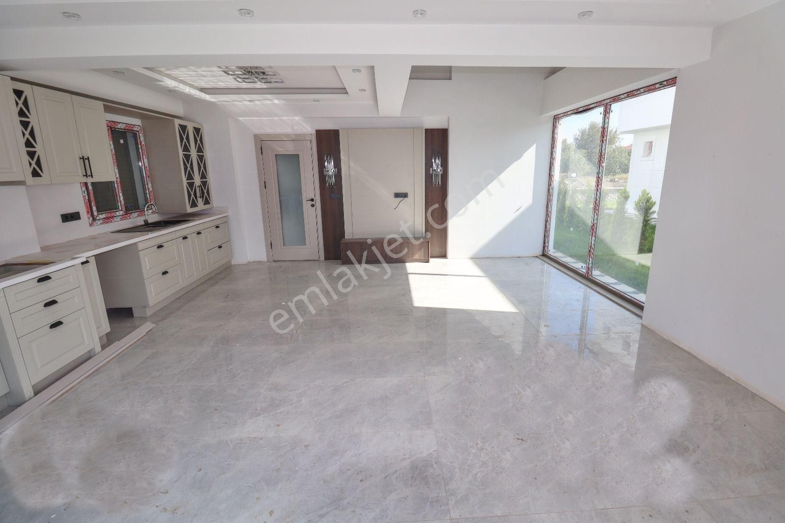 Pera Dan 600 M2 Arsa İçerisinde Doğa Ve Dağ Manzaralı, Havuzlu 3+1 - Görsel 12