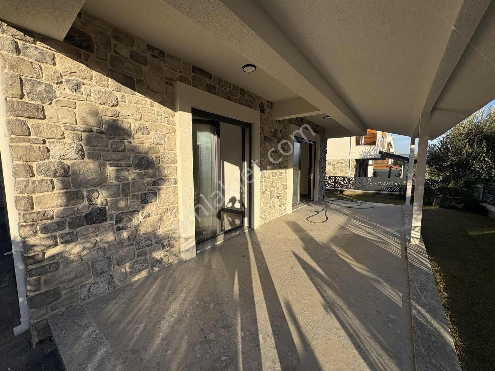 Rw Nefesten Denize Yürüme Mesafesi Müstakil Villa - Görsel 4