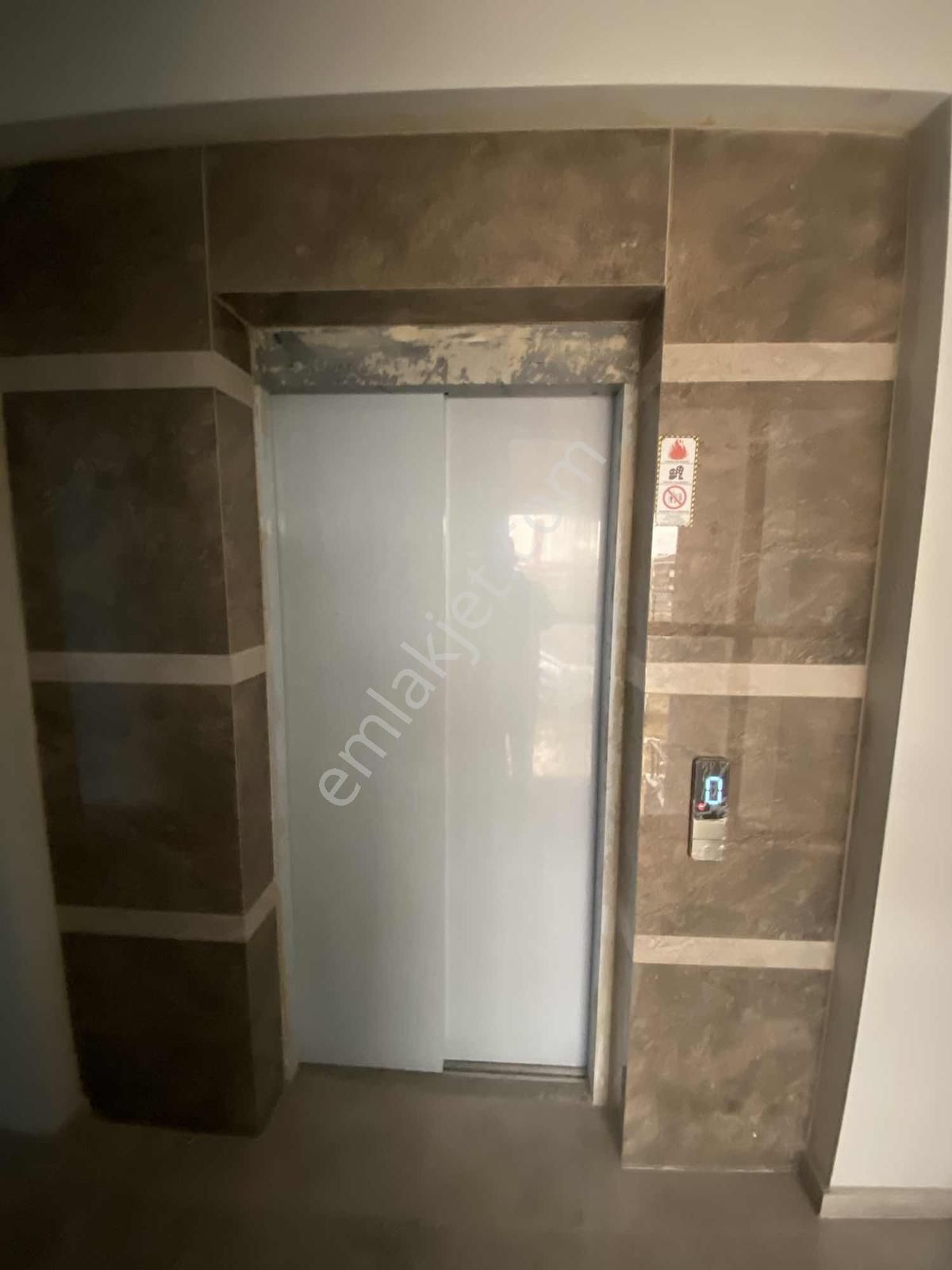 Prestij Emlaktan Gömeç Mithatpaşa Mah. Büyük Balkonlu 1+1 Daire - Görsel 2